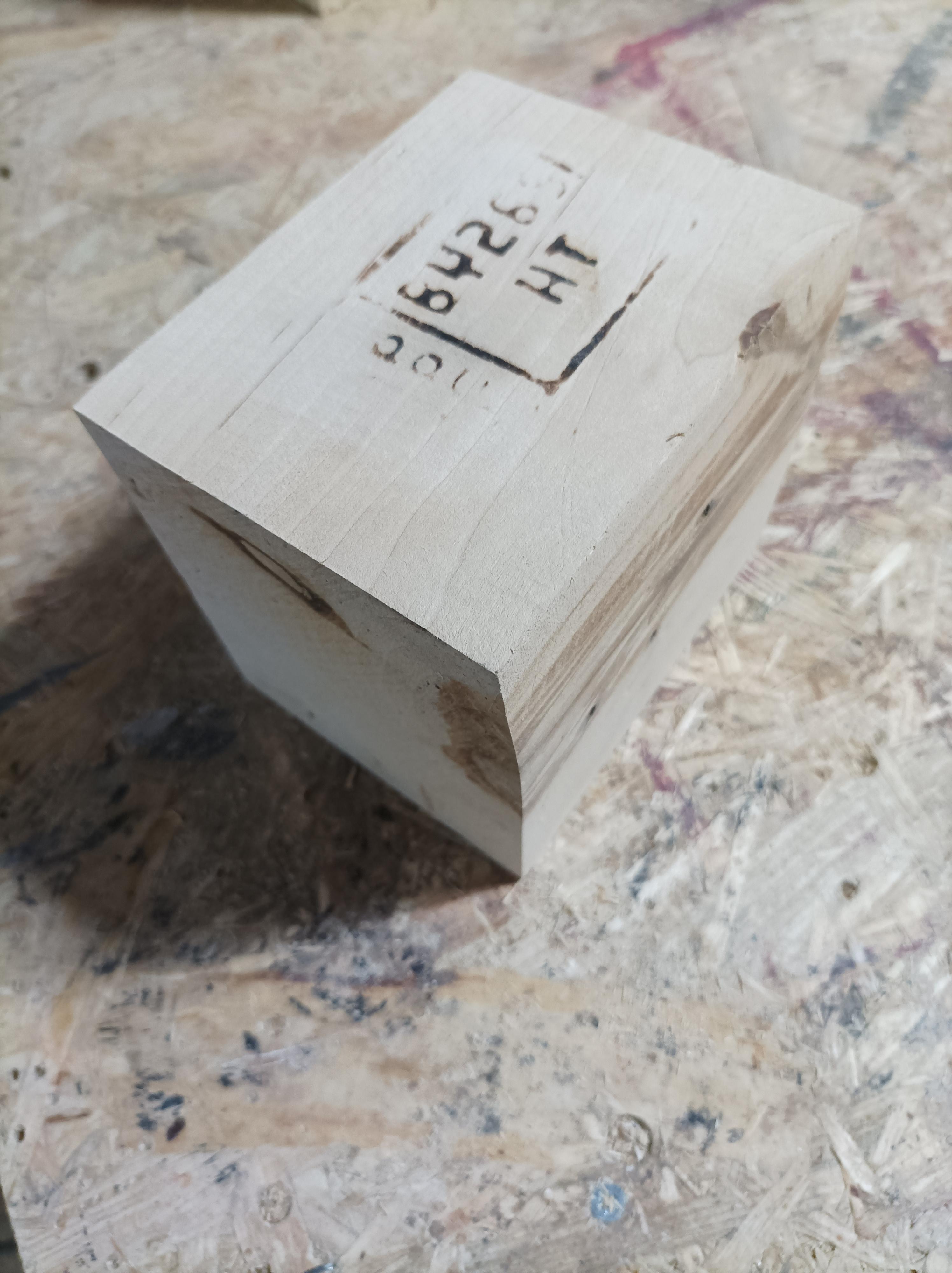 Design Lamps From Pallet Blocks