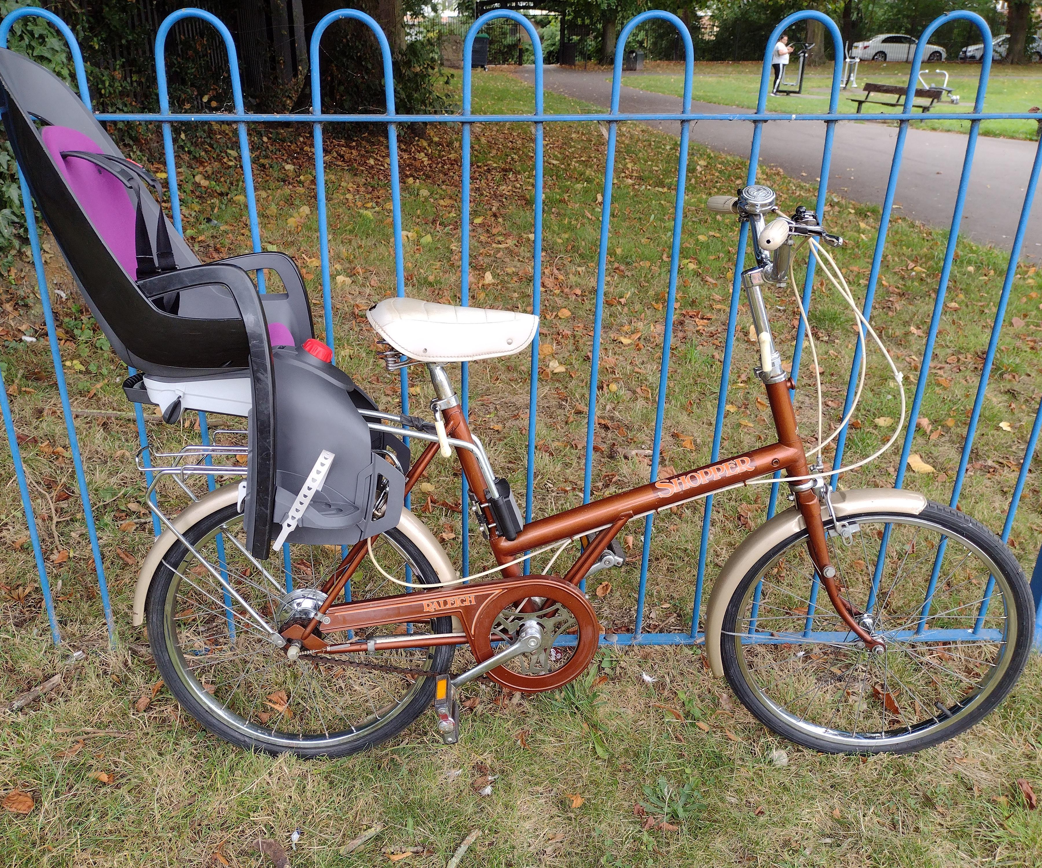 Raleigh Twenty Shopper + Child Bike Seat + Lights