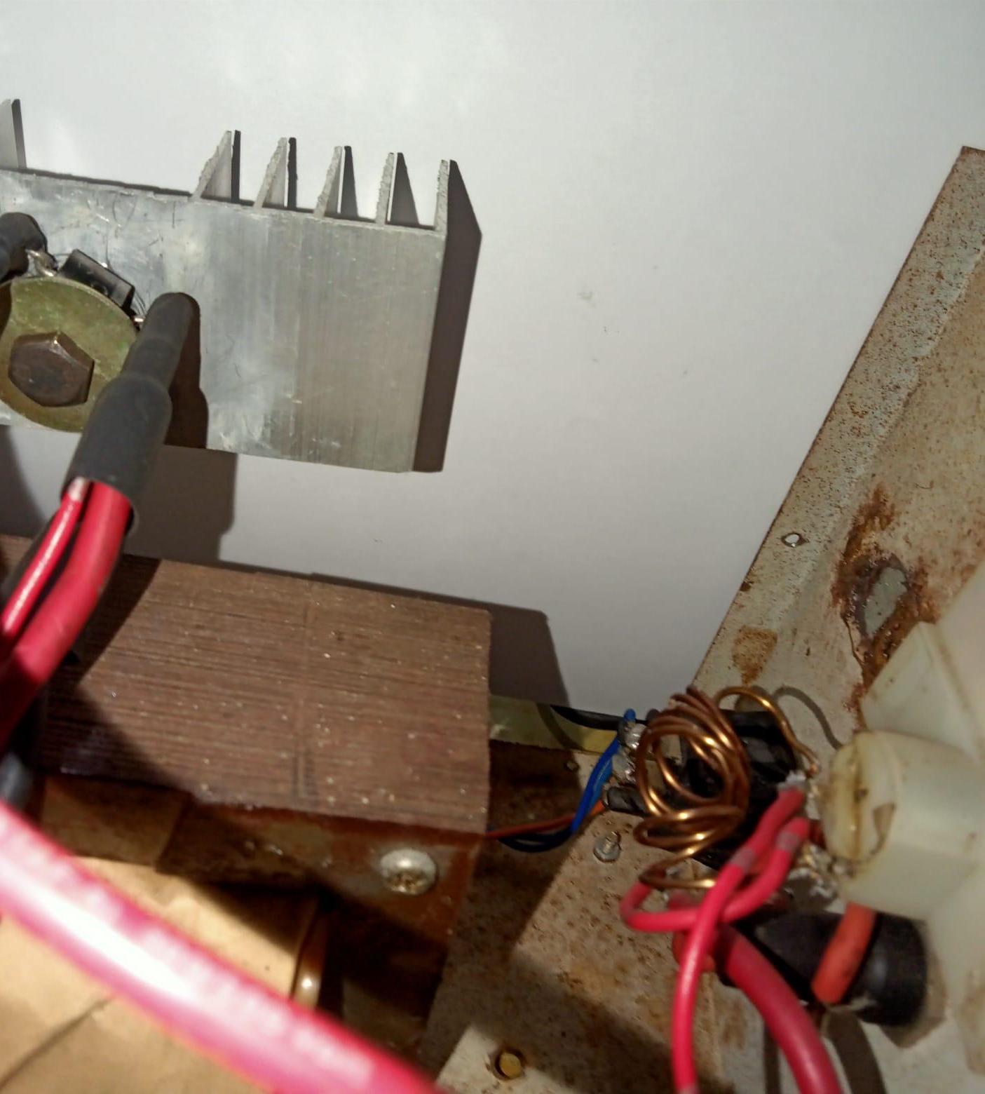 A homemade diode bridge rectifier with aluminum fins heatsink
