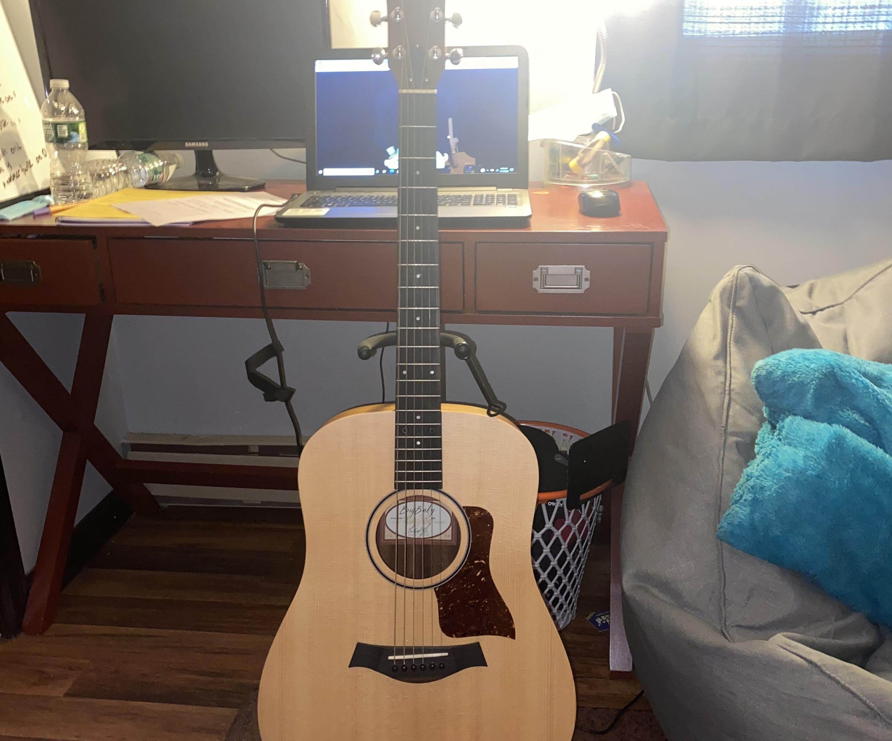 How to Play a G Chord on Guitar