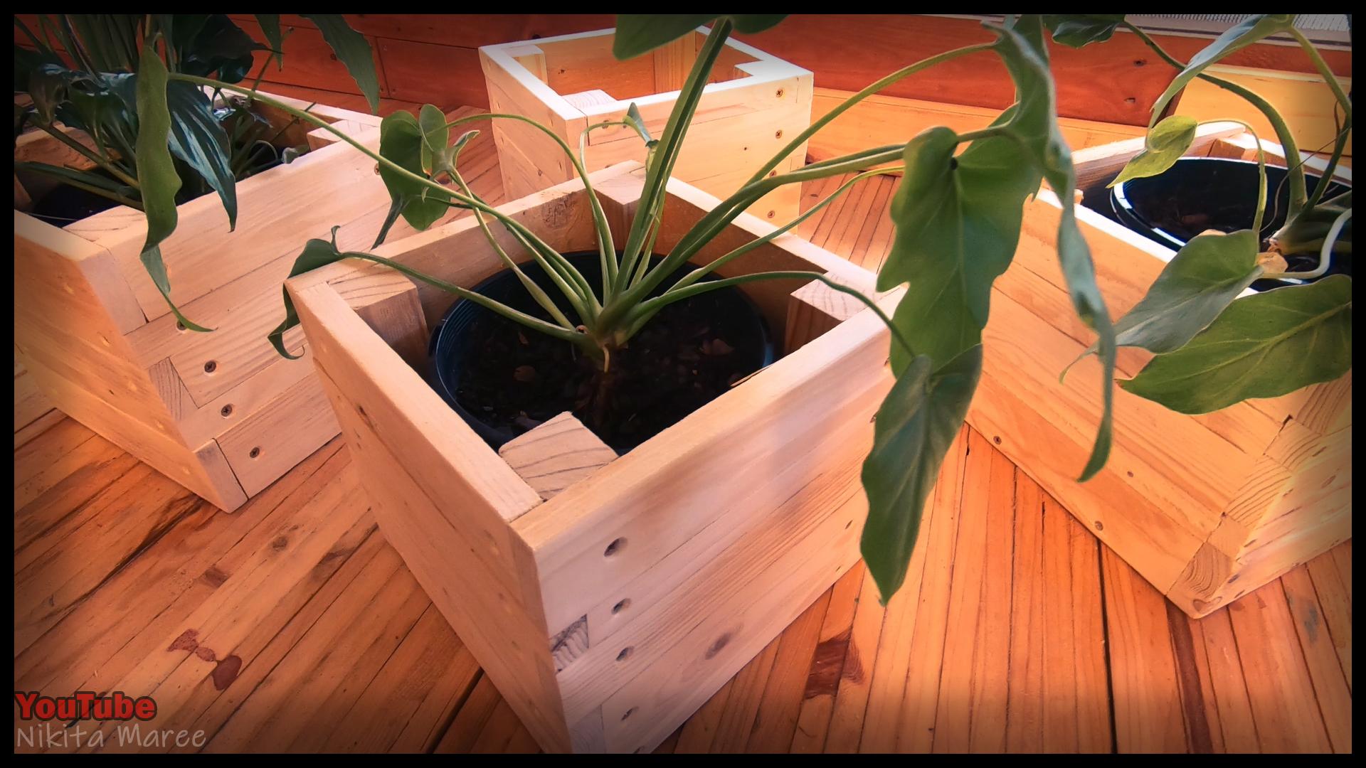 DIY planter box made from pallet wood. How to build a garden planter box. Making a plant box from palings. Woodworking (63).jpg