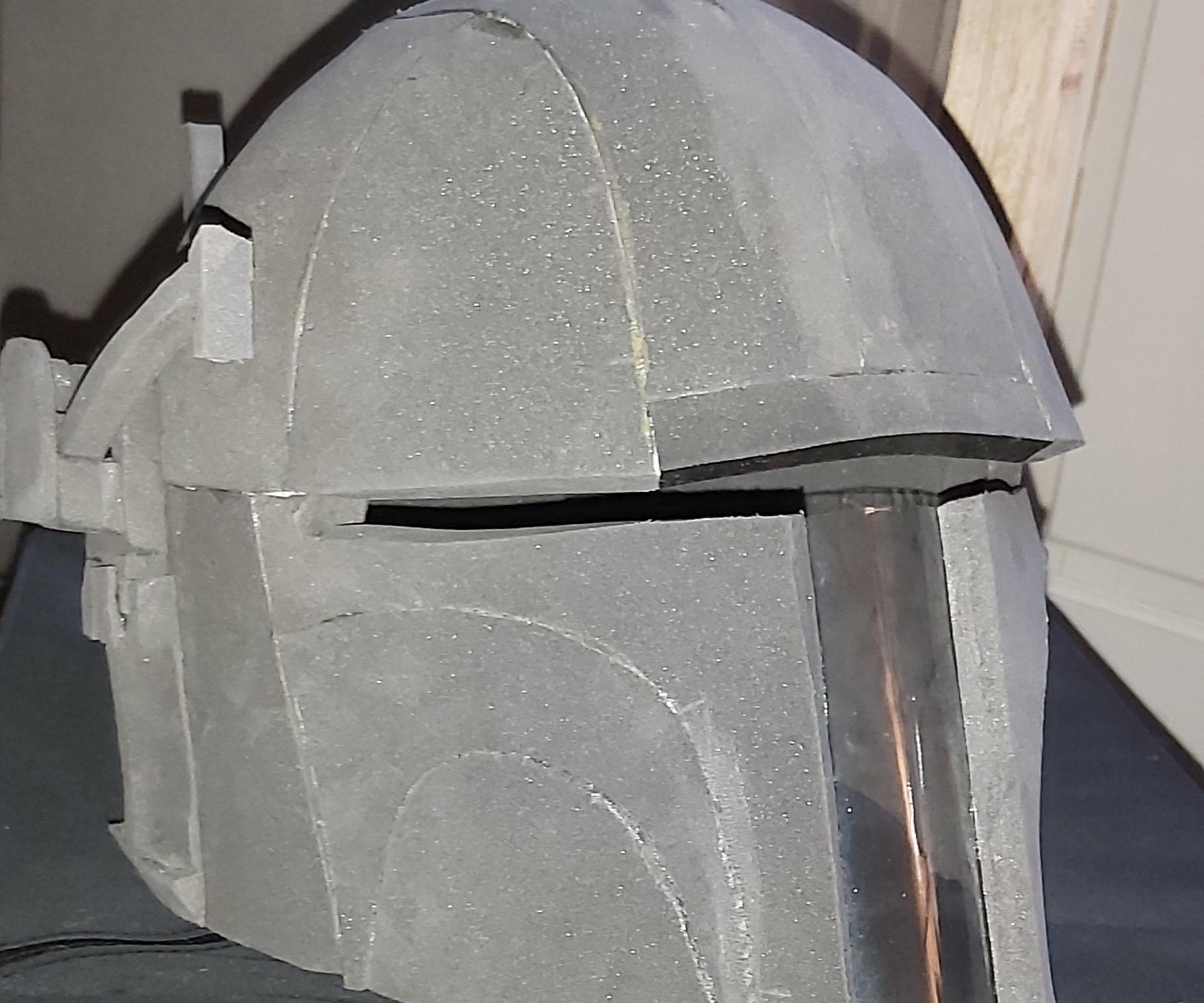 Mandolorian Helmet With Moving Rangefinder