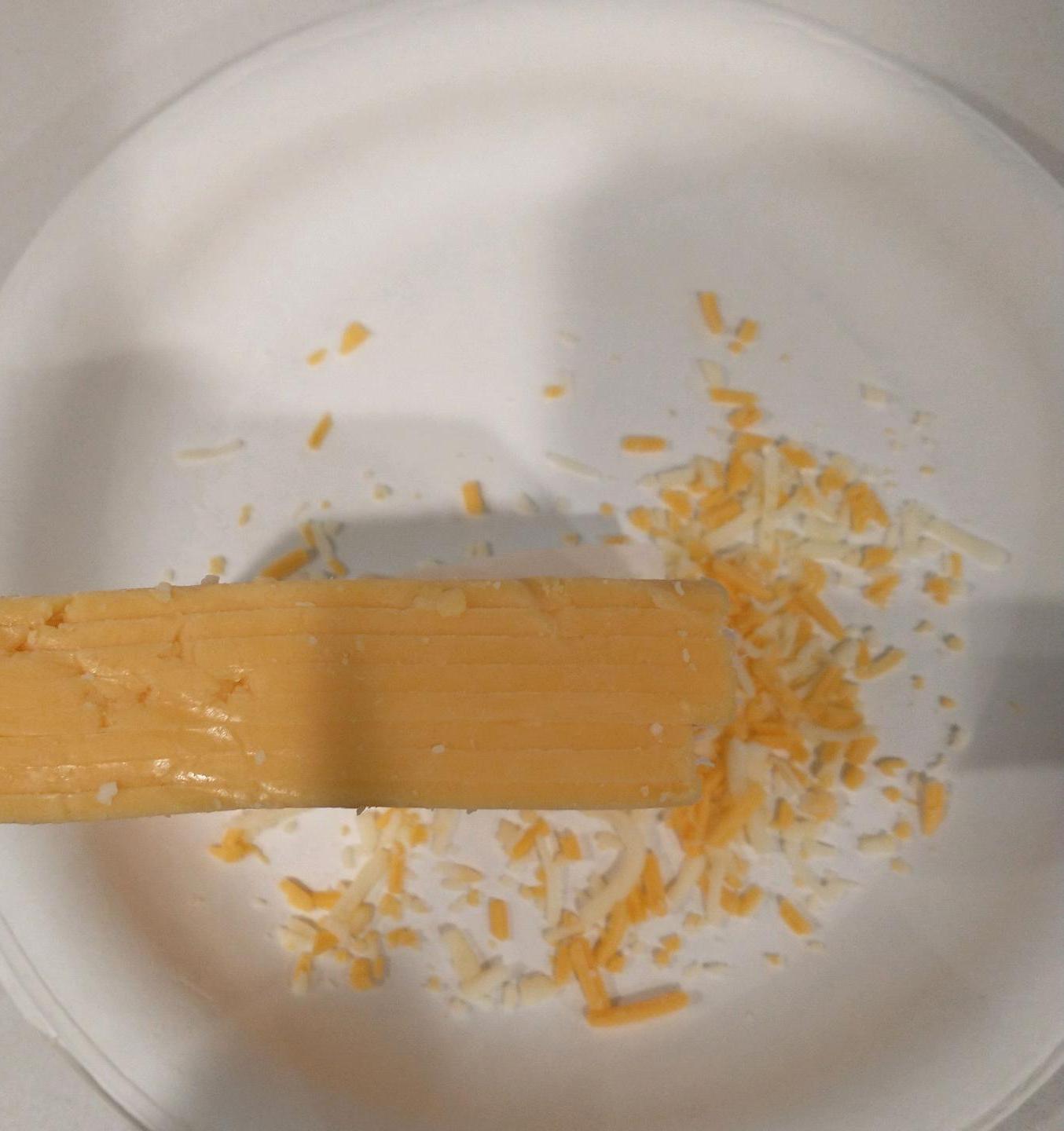 The Liquid Cheese Method Used and Applied to Traditional Culinary Delights Such As Nachos, Grilled Cheese Sandwiches, and Cheeseburgers. Translated Wi