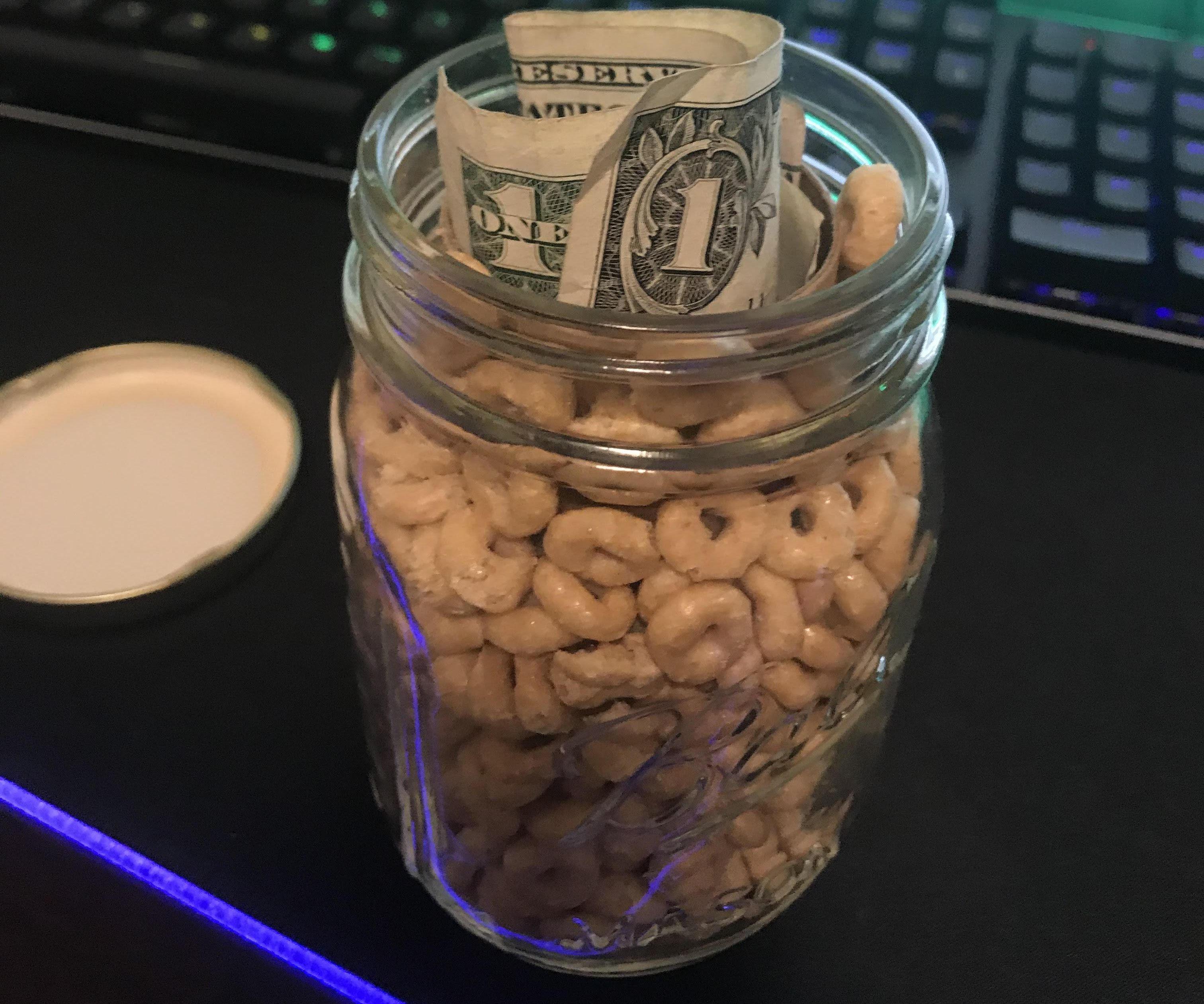 Secret Money Stash Using a Mason Jar