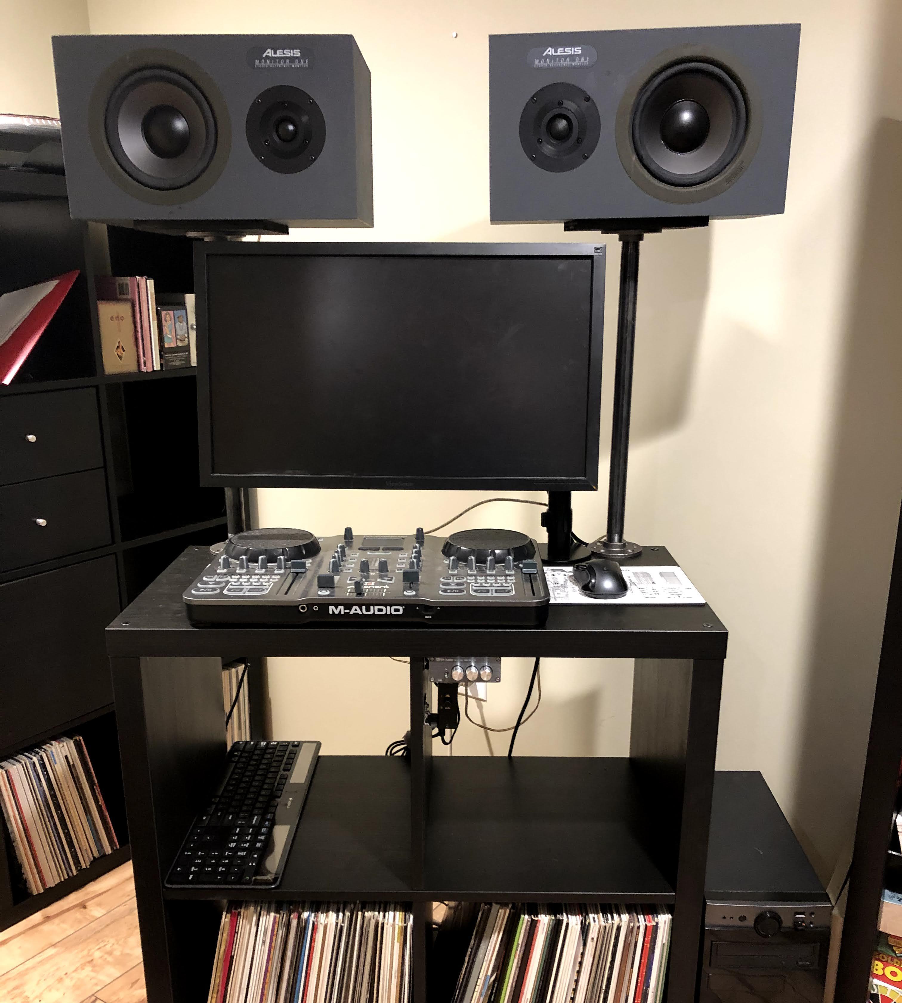 Compact DJ Table