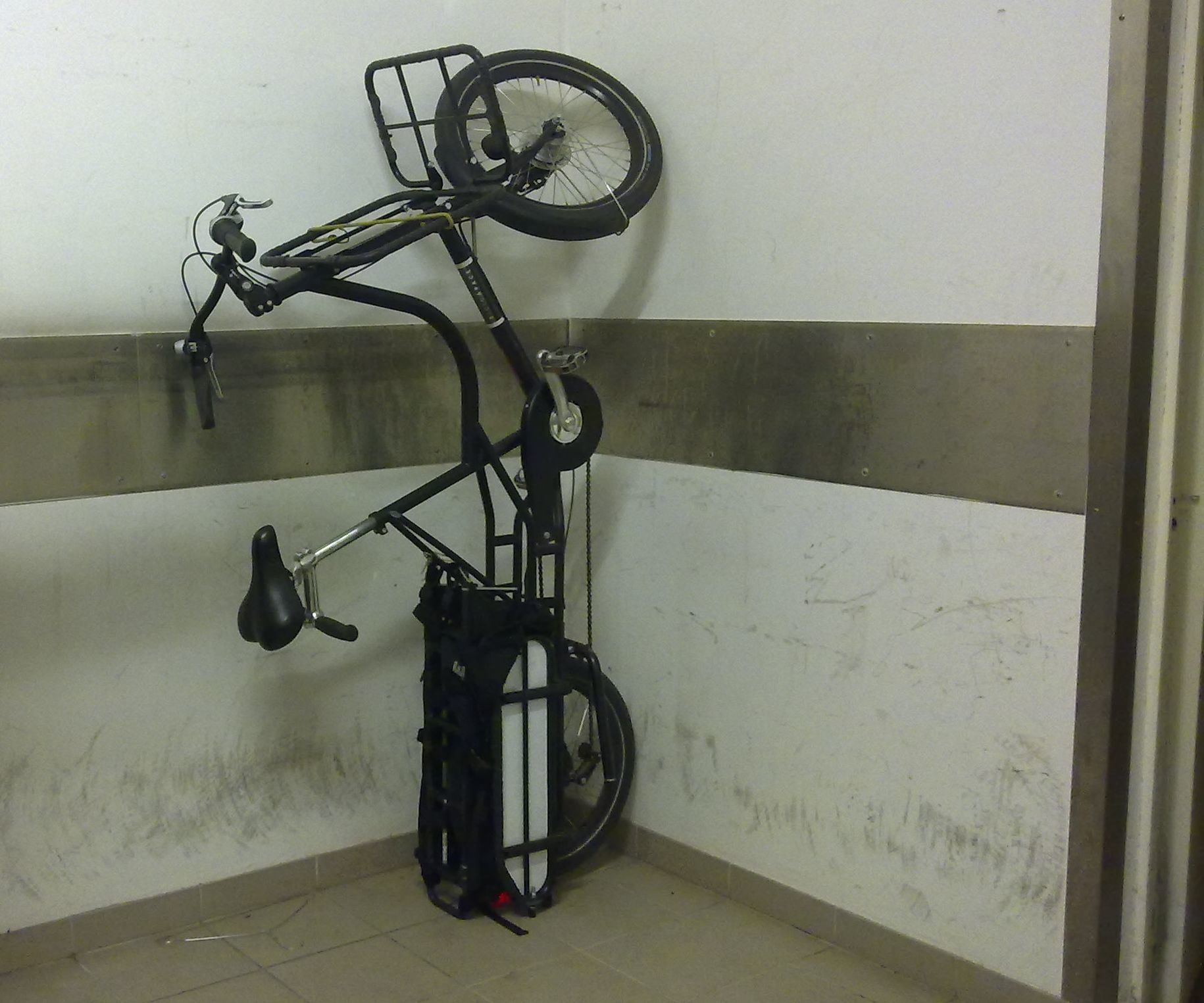 Vertical Storage for Cargo Bikes