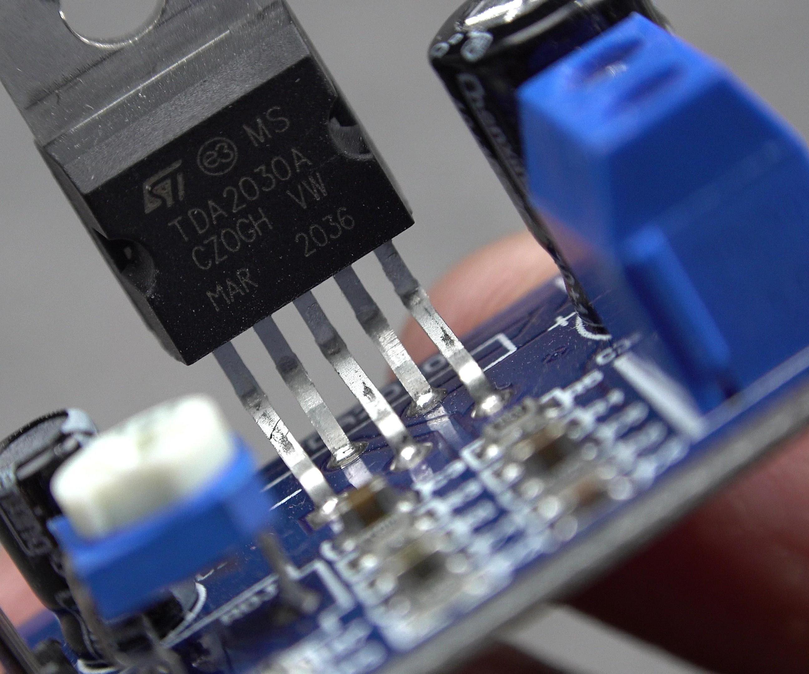 TDA2030 Make Amplifier Circuit