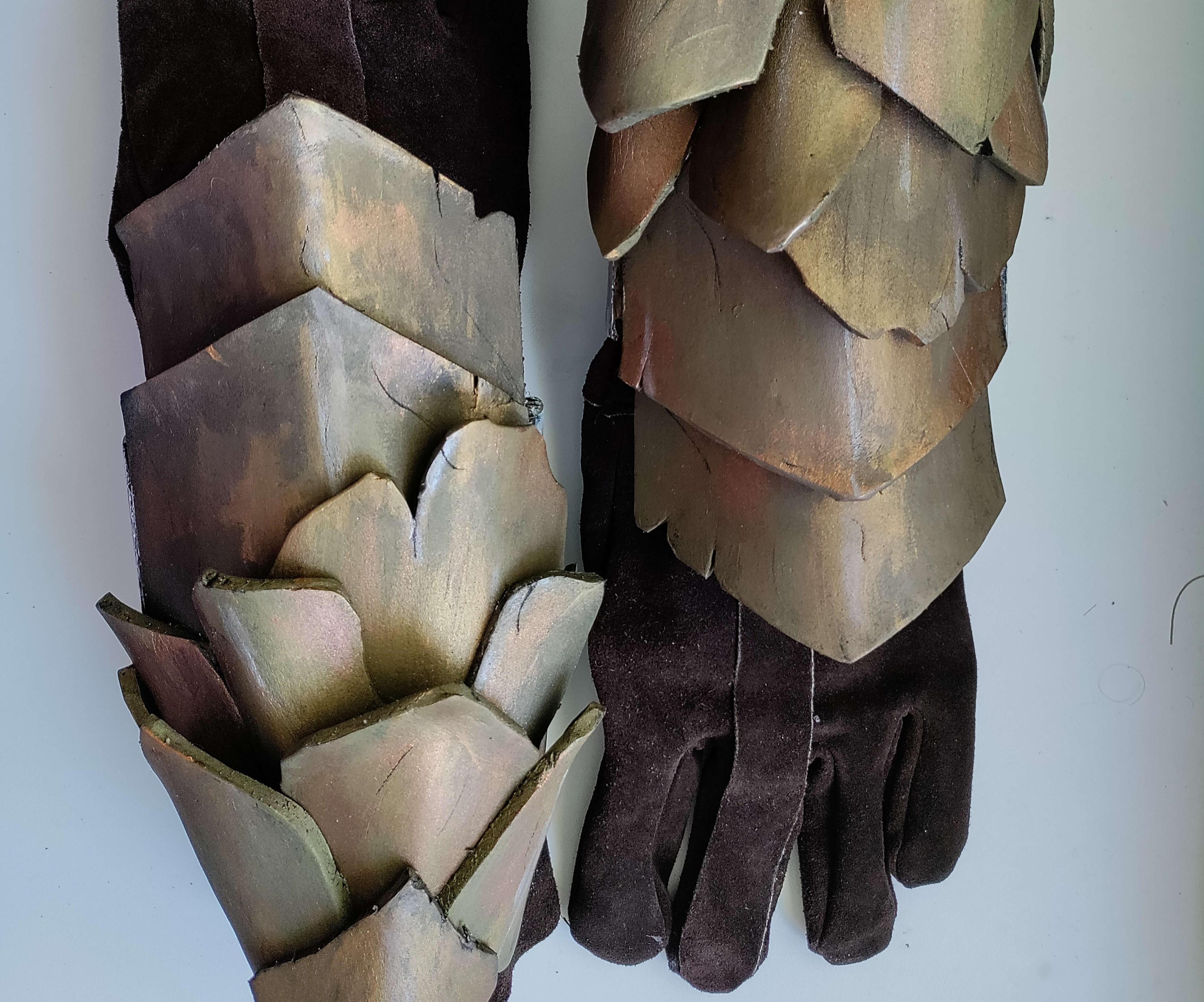 Skyrim Miraaks Gloves With LEDS