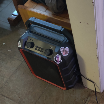 Blackweb Suitcase Speaker Battery Replacement (BWA18AA014)