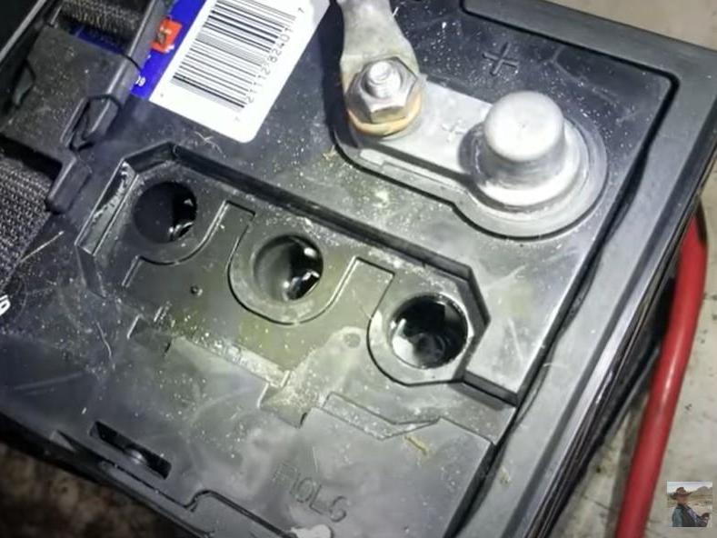 Boat Battery Maintenance Marine Batteries Can Last 4 to 6 Year If You Do This One Thing! Save Money