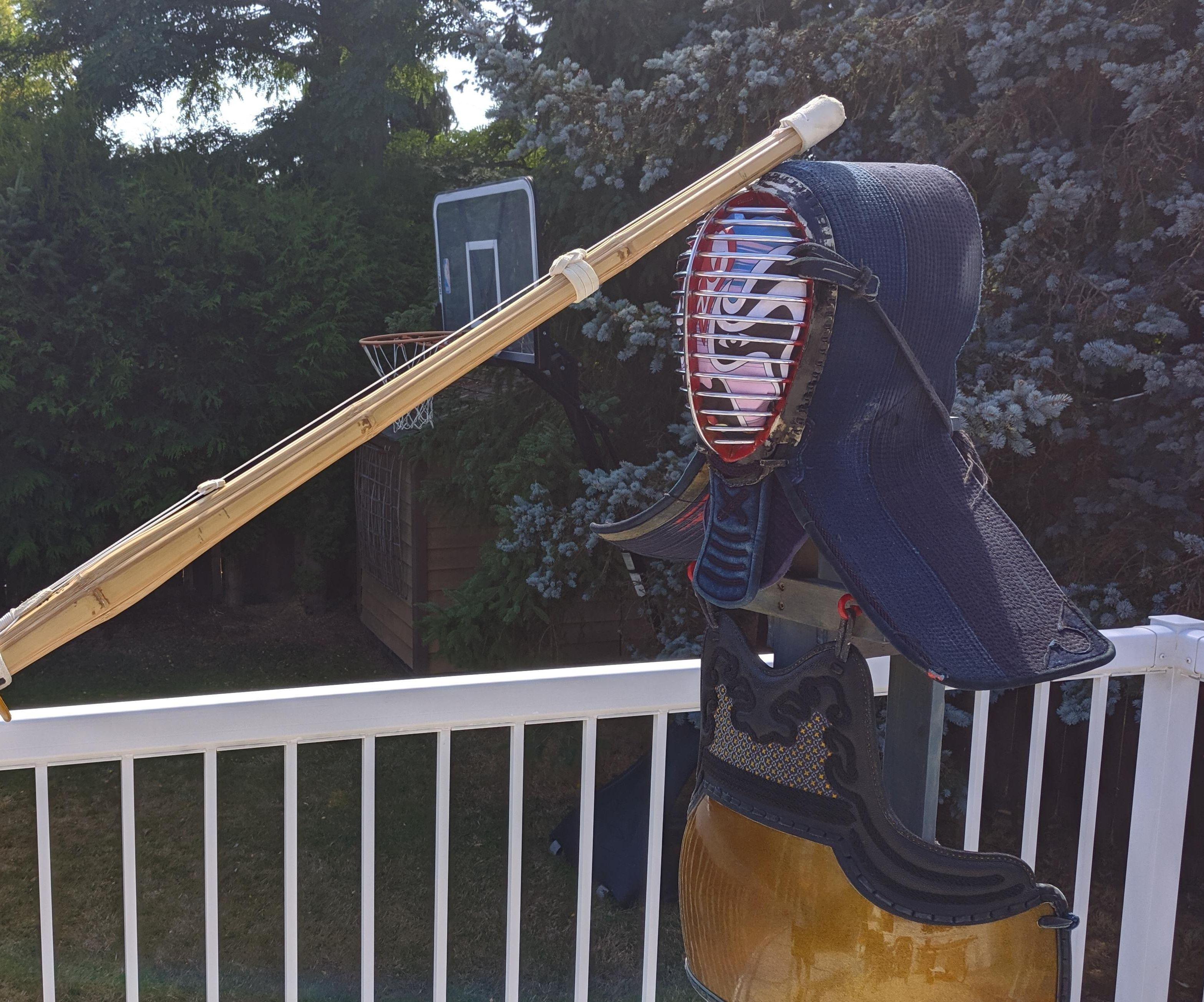 A Transportable Kendo Dummy