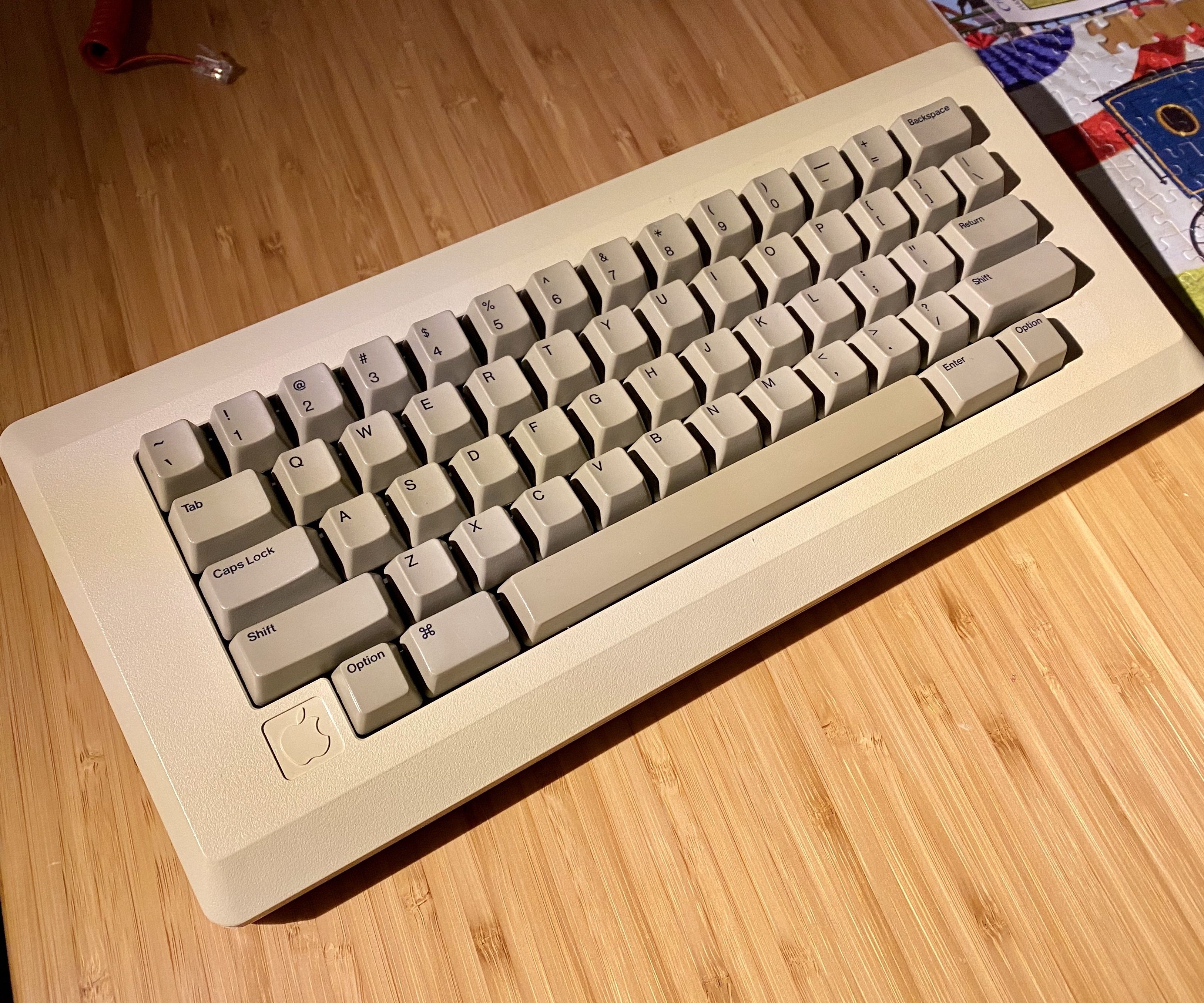 Apple M0110 Keyboard Crossover Adapter