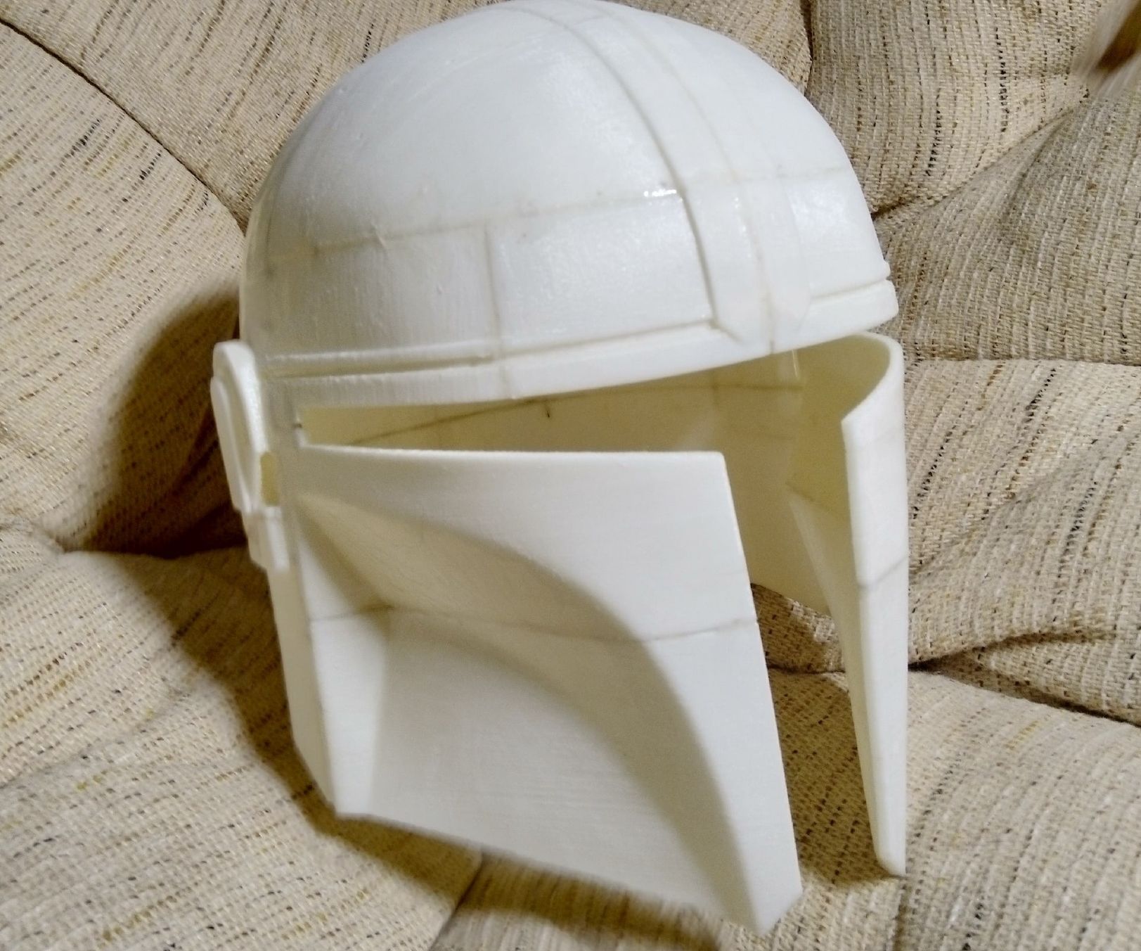 Mandalorian Helmet on 3d Printer