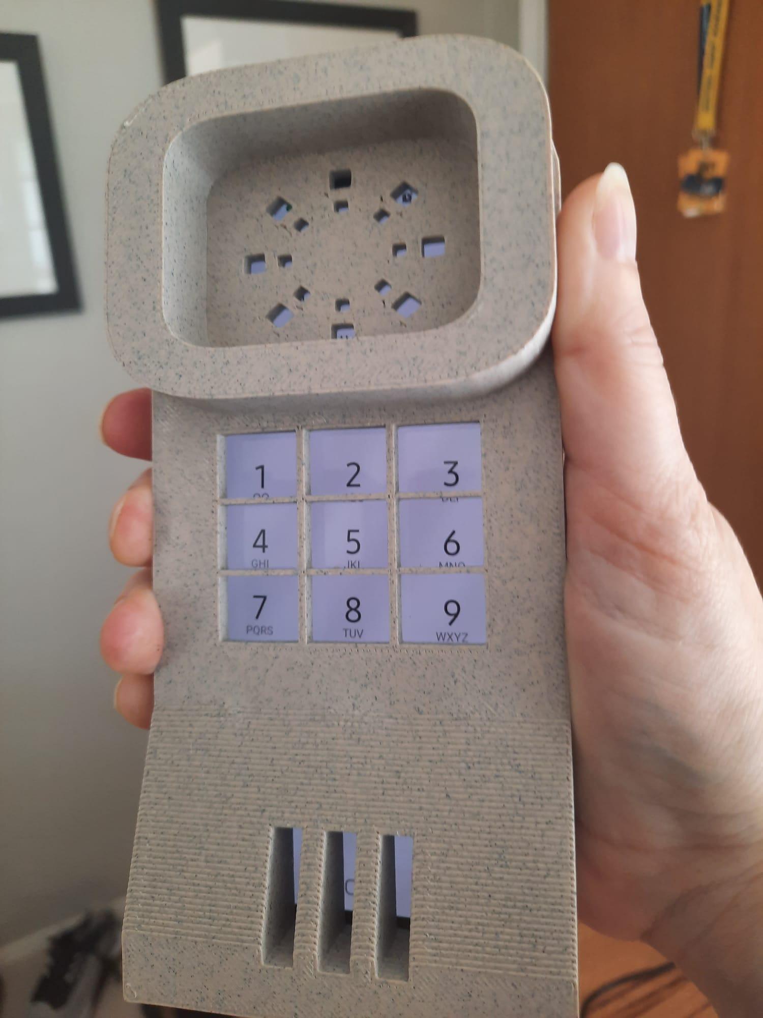 Make Your Mobile Phone Retro (Tinkercad)