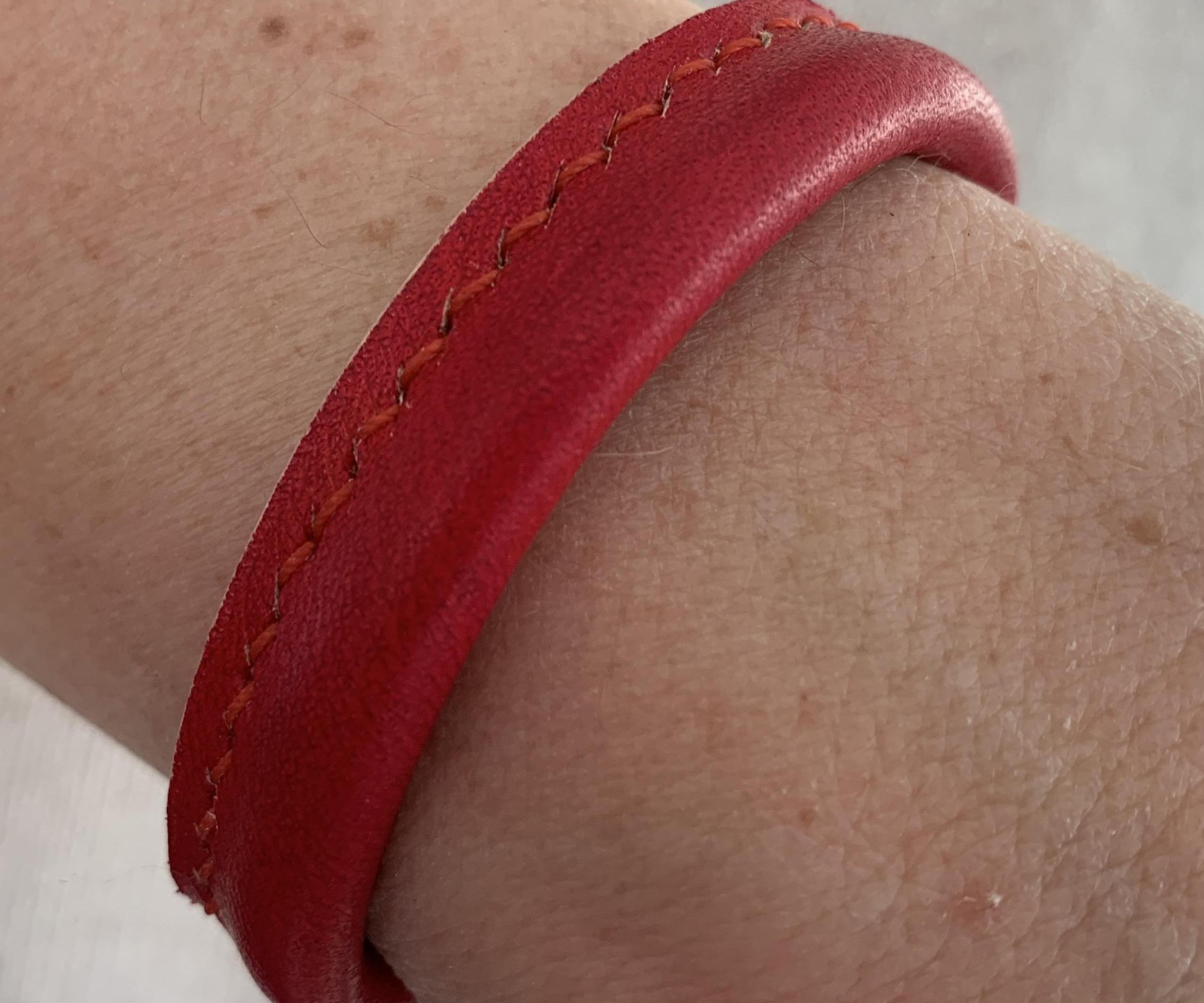 Simple Leather Bracelet From Scraps