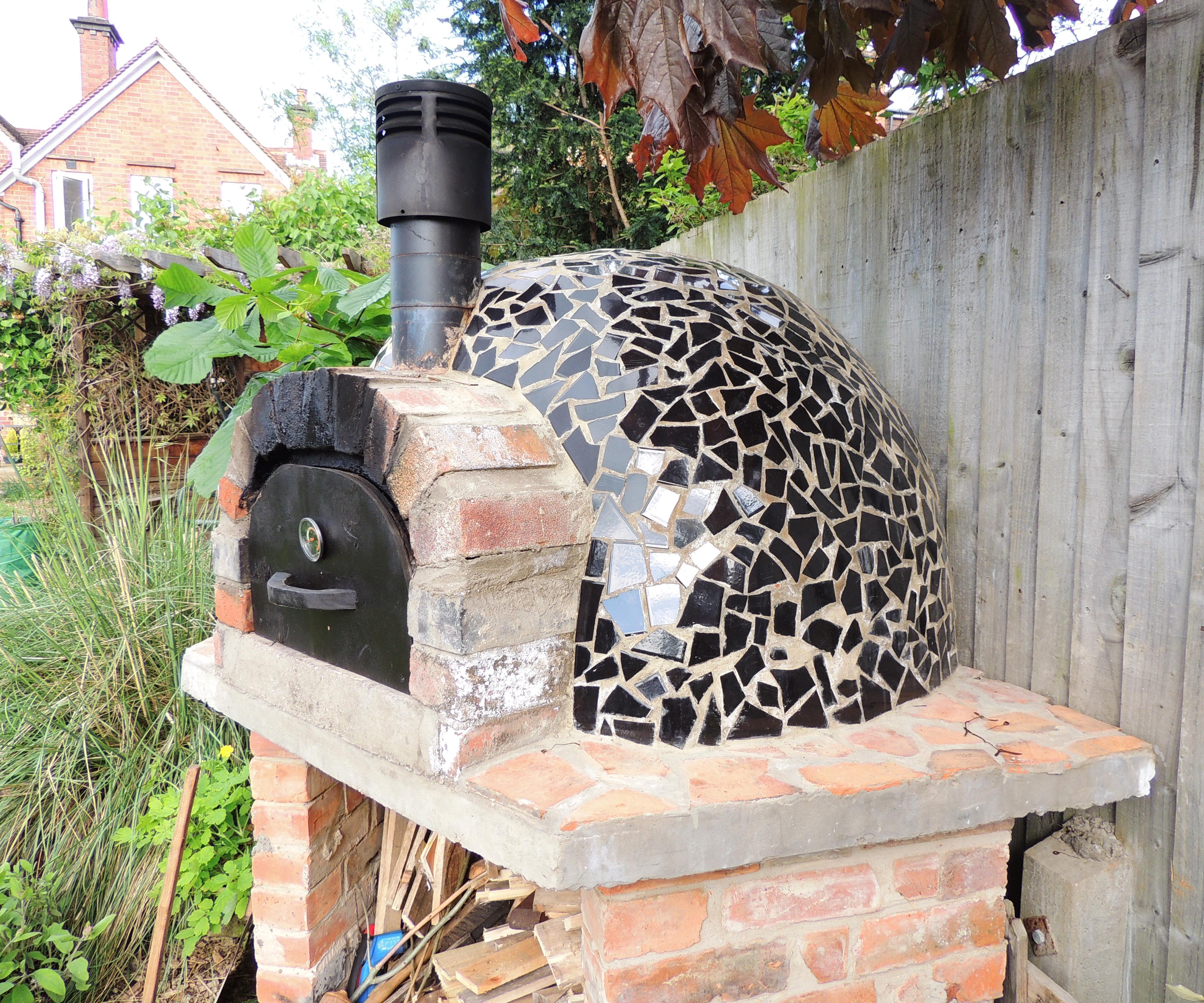 Super-insulated Black Glitterball Pizza Oven