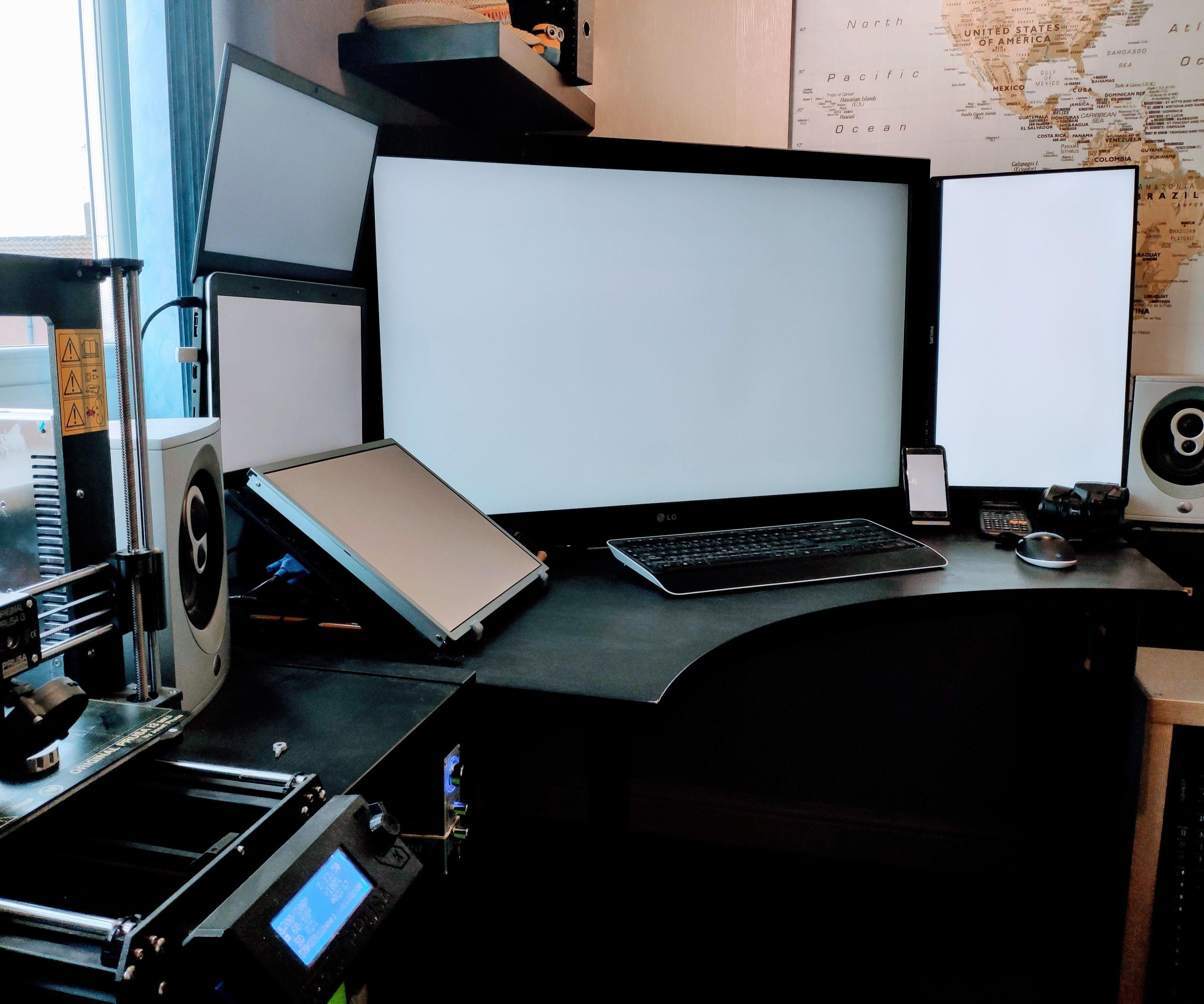 Ultimate WFH Station