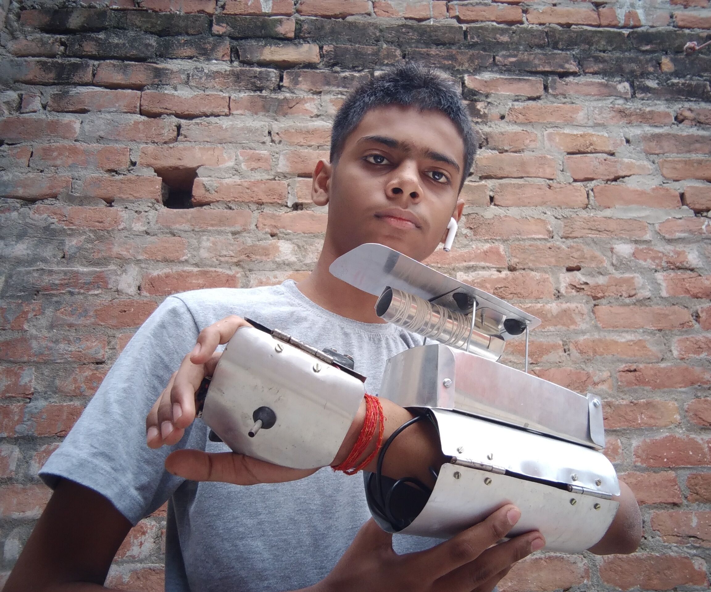 Make It Real - Iron Man Gauntlets