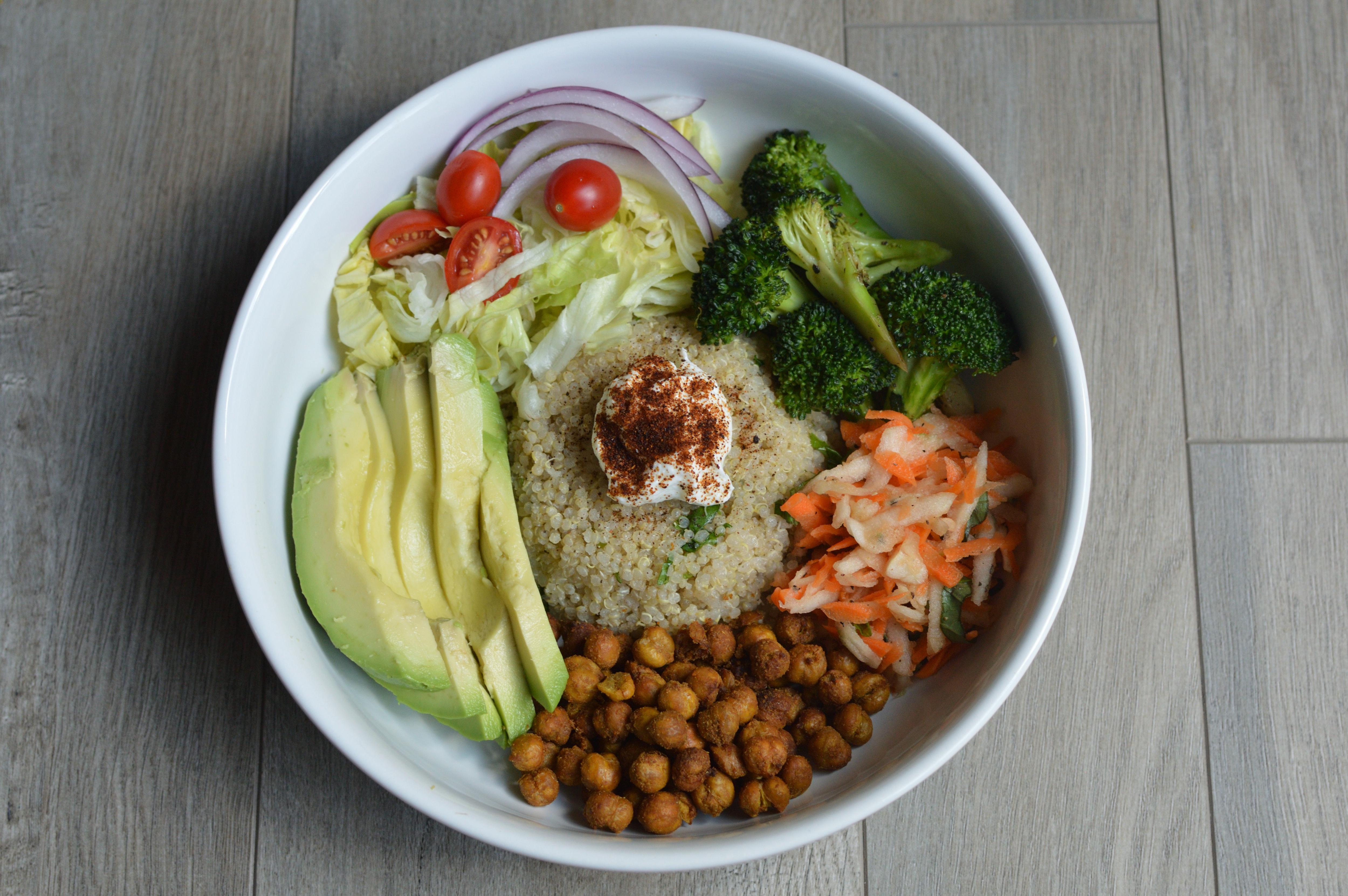 Quinoa Buddha Bowl With Crispy Chickpeas