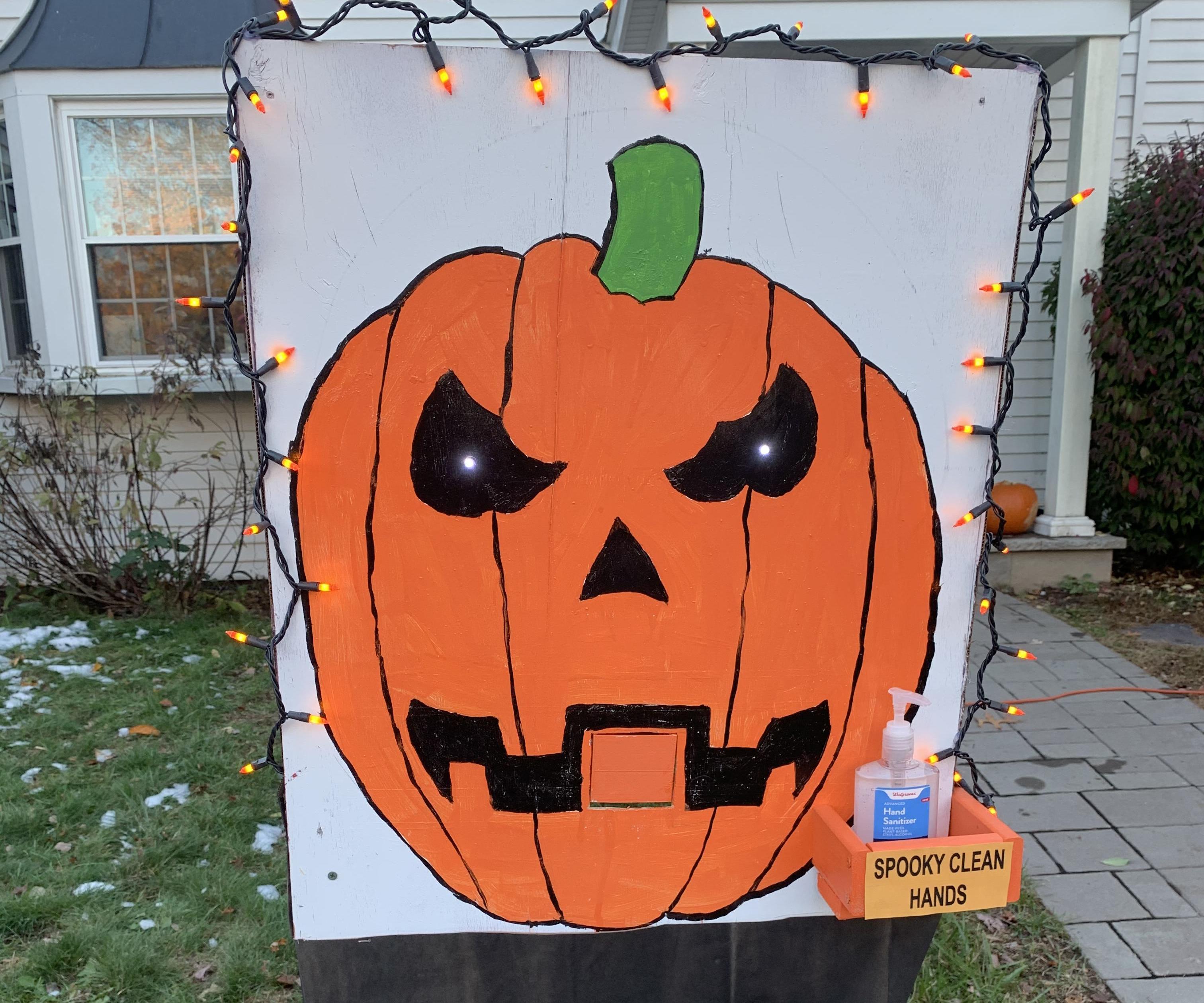 Halloween Play-Doh Dispenser