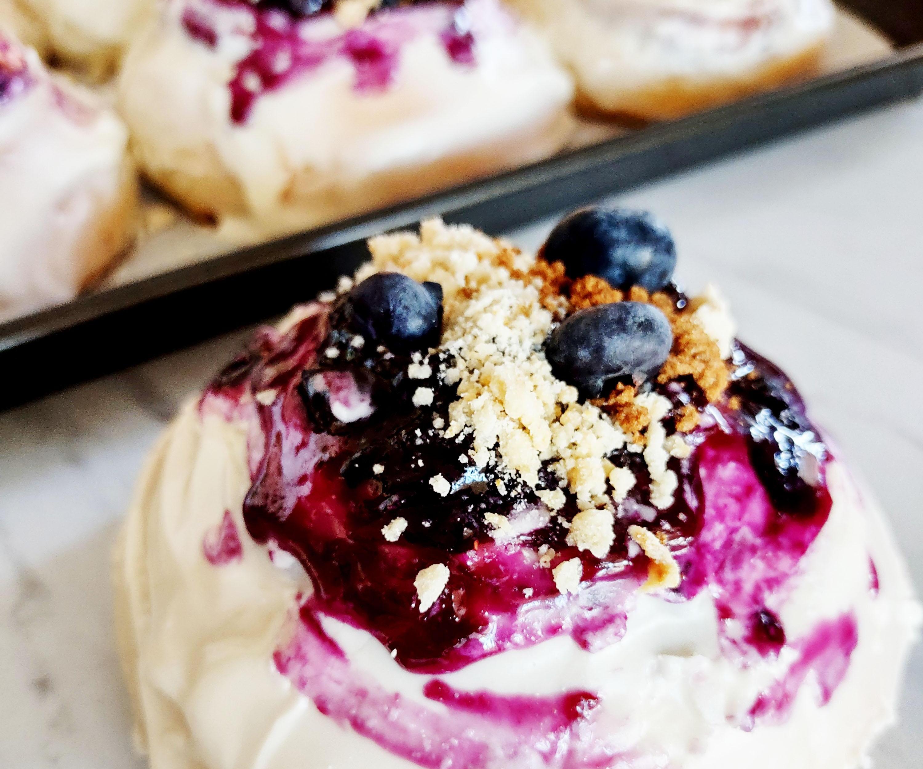 Blueberry Crumble Cinnamon Roll