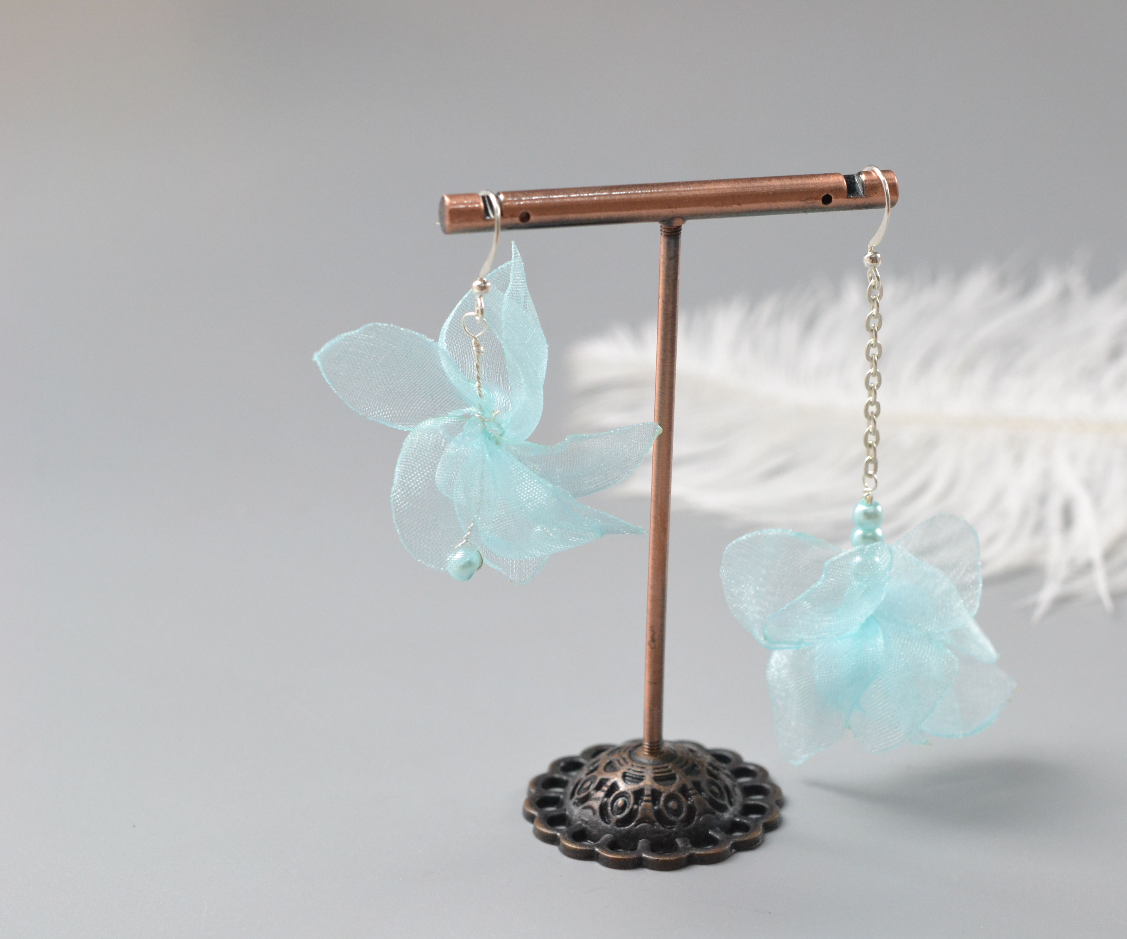 Beebeecraft Tutorials on How to Make Flower Organza Asymmetric Earrings 