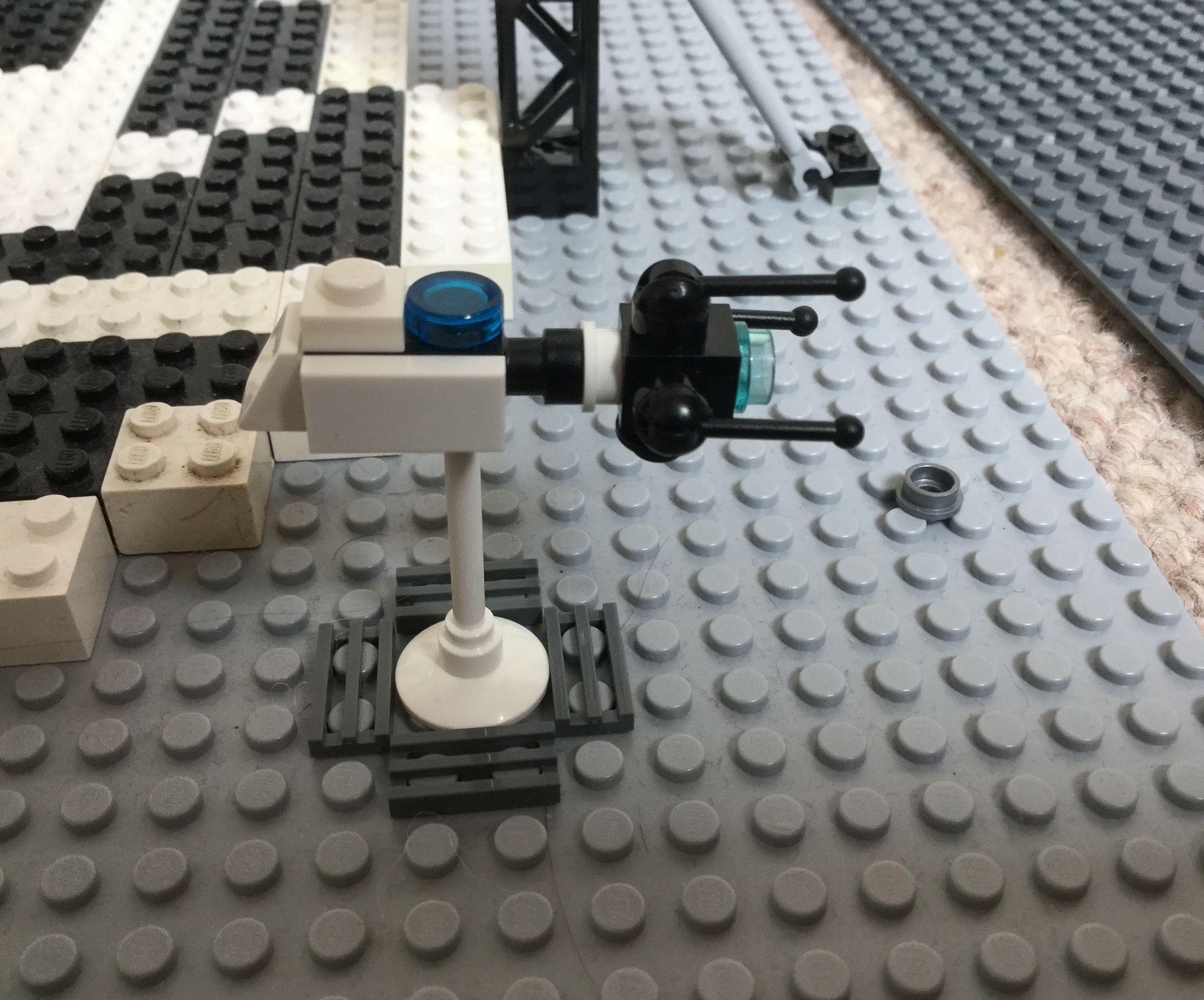 Lego Portal Gun, Chell Figure and Companion Cube