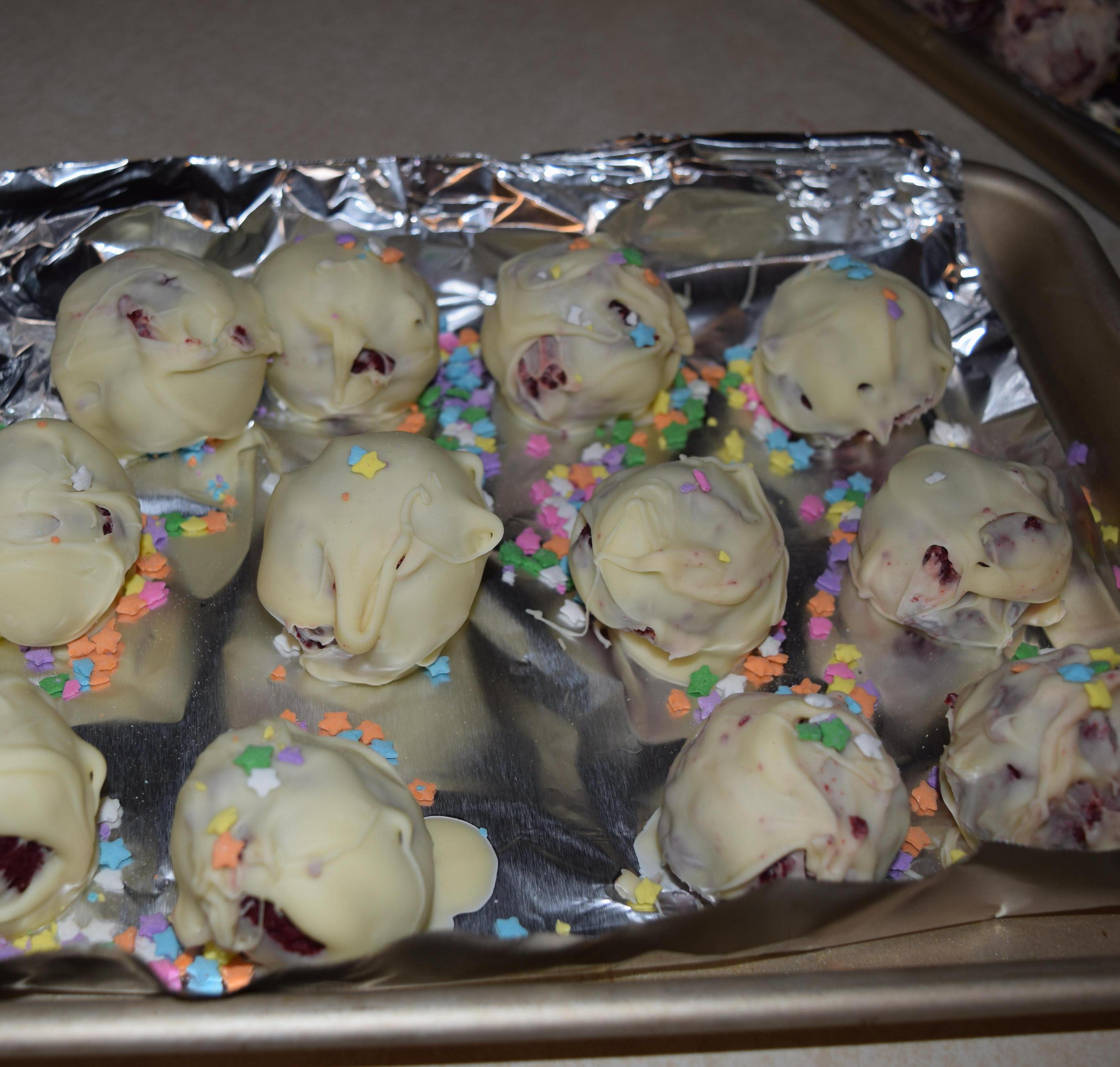 How to Make Dairy Free Red Velvet Cake Pops