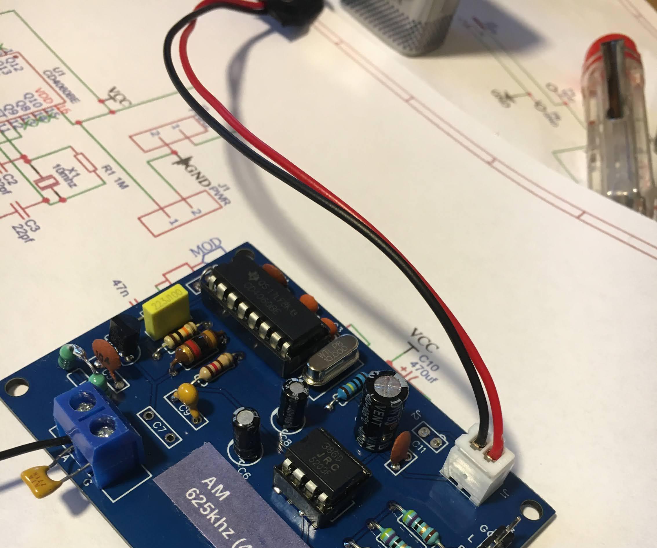 AM Radio Modulator / Short Range Transmitter V2