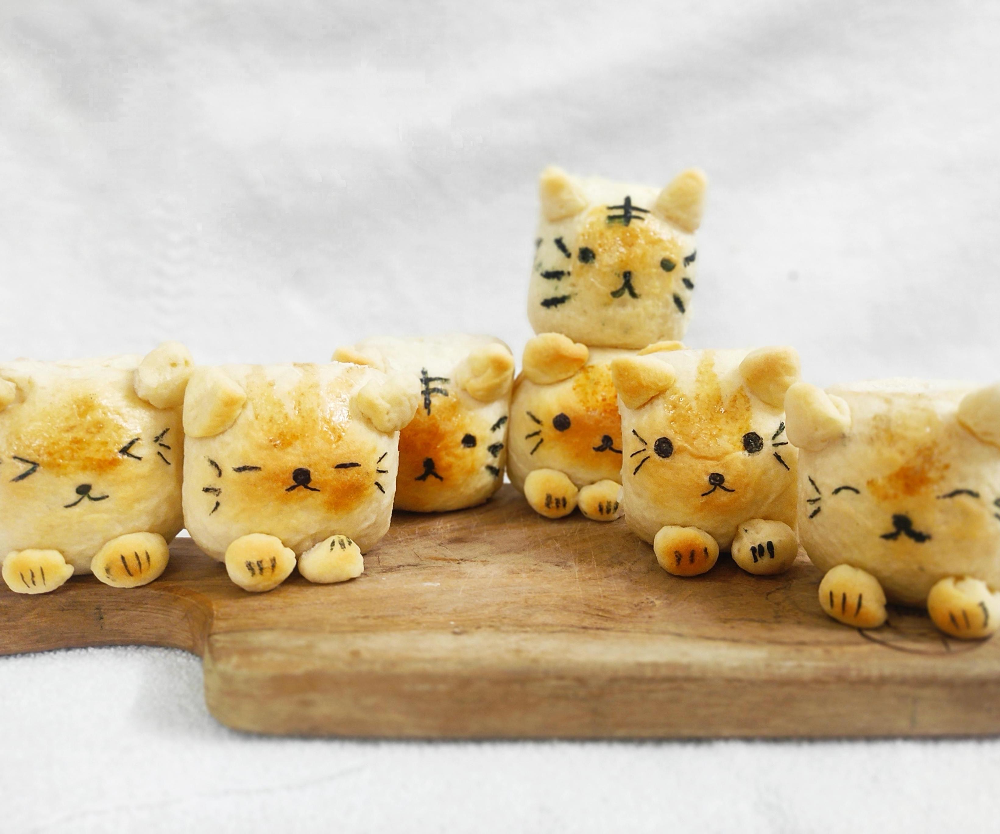 Cat Family | Cats and Tigers Pull-apart Buns