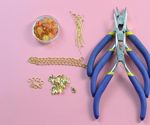 Beebeecraft Tutorials on How to Make Maple Leaf Bracelet