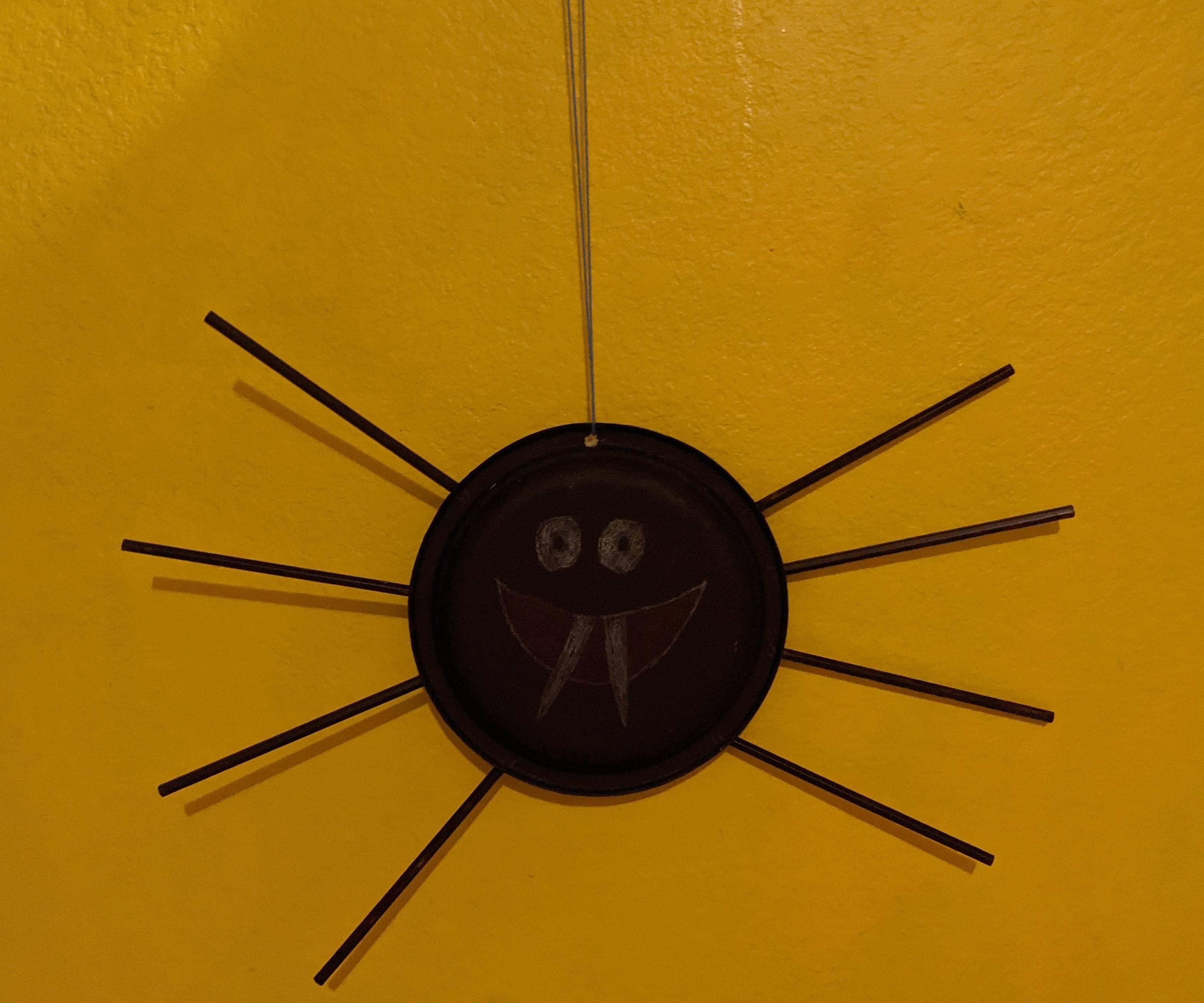 EASY PAPER PLATE SPIDER