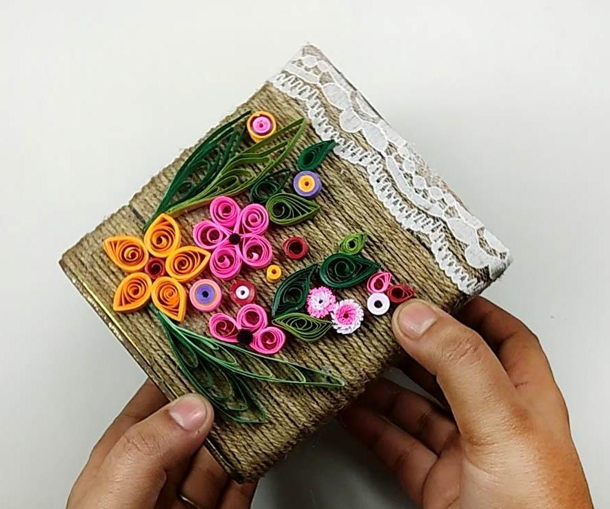 Recycled Old Box Into a Pen Stand