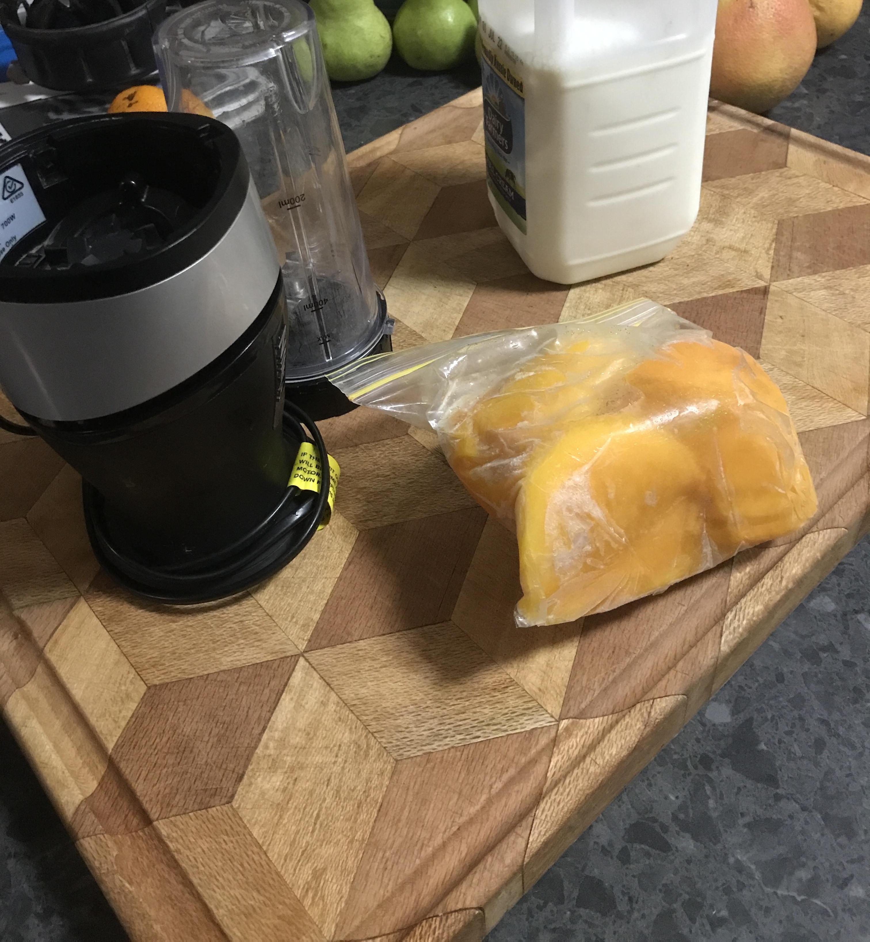 Instant Frozen Mangoe Smoothie/icecream