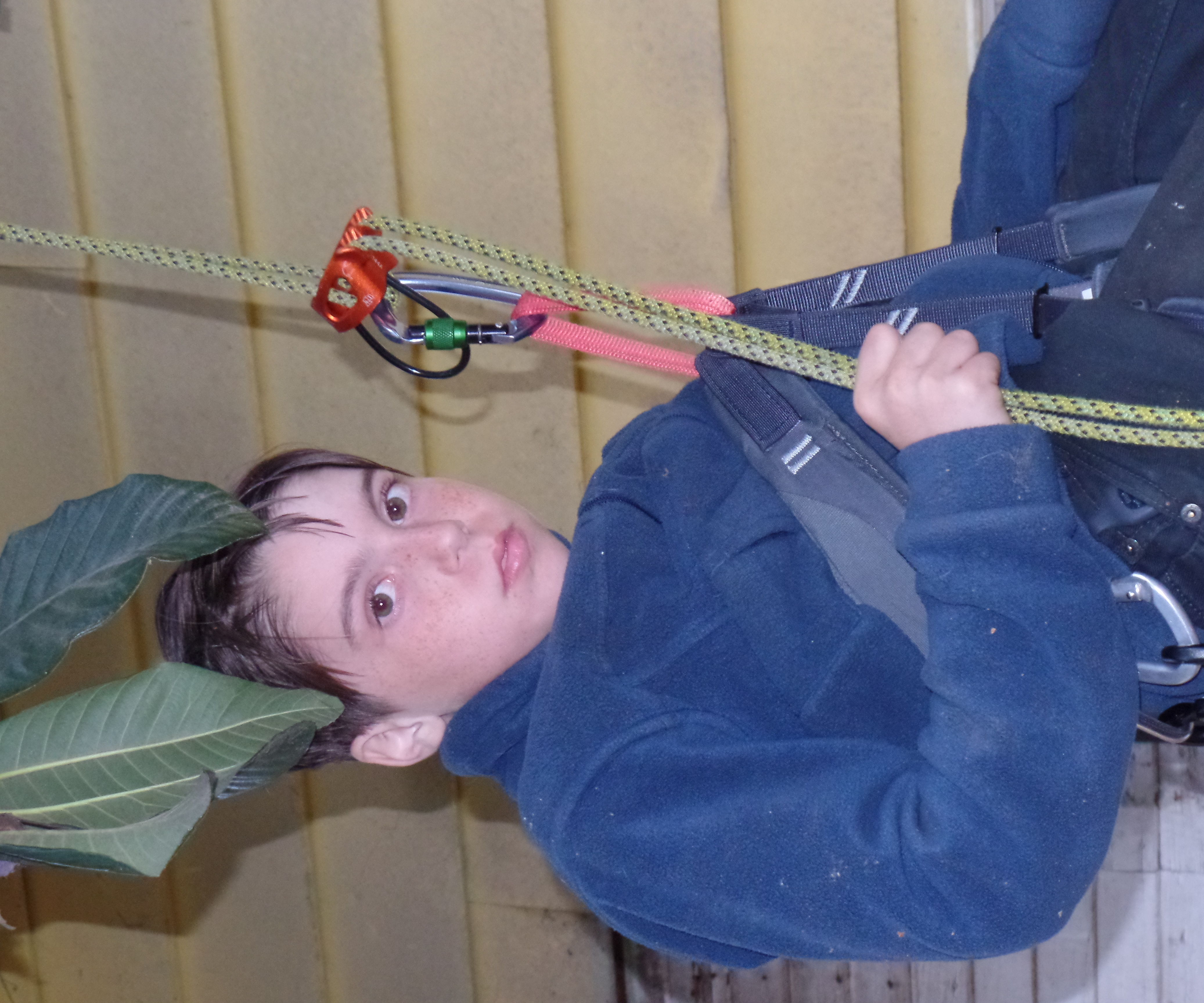 Rappelling a twin rope with an ATC belay device