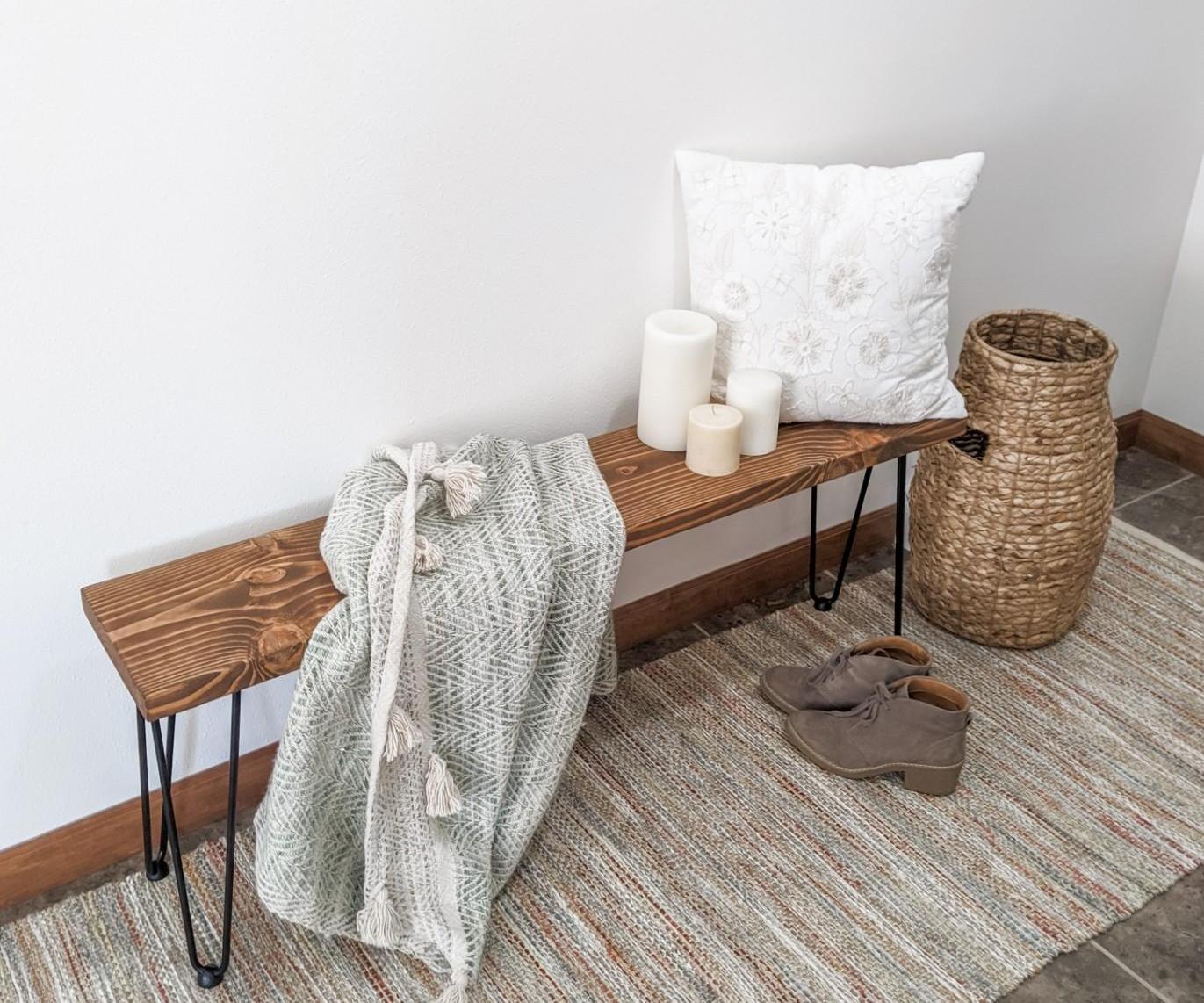 Simple DIY Farmhouse Style Bench