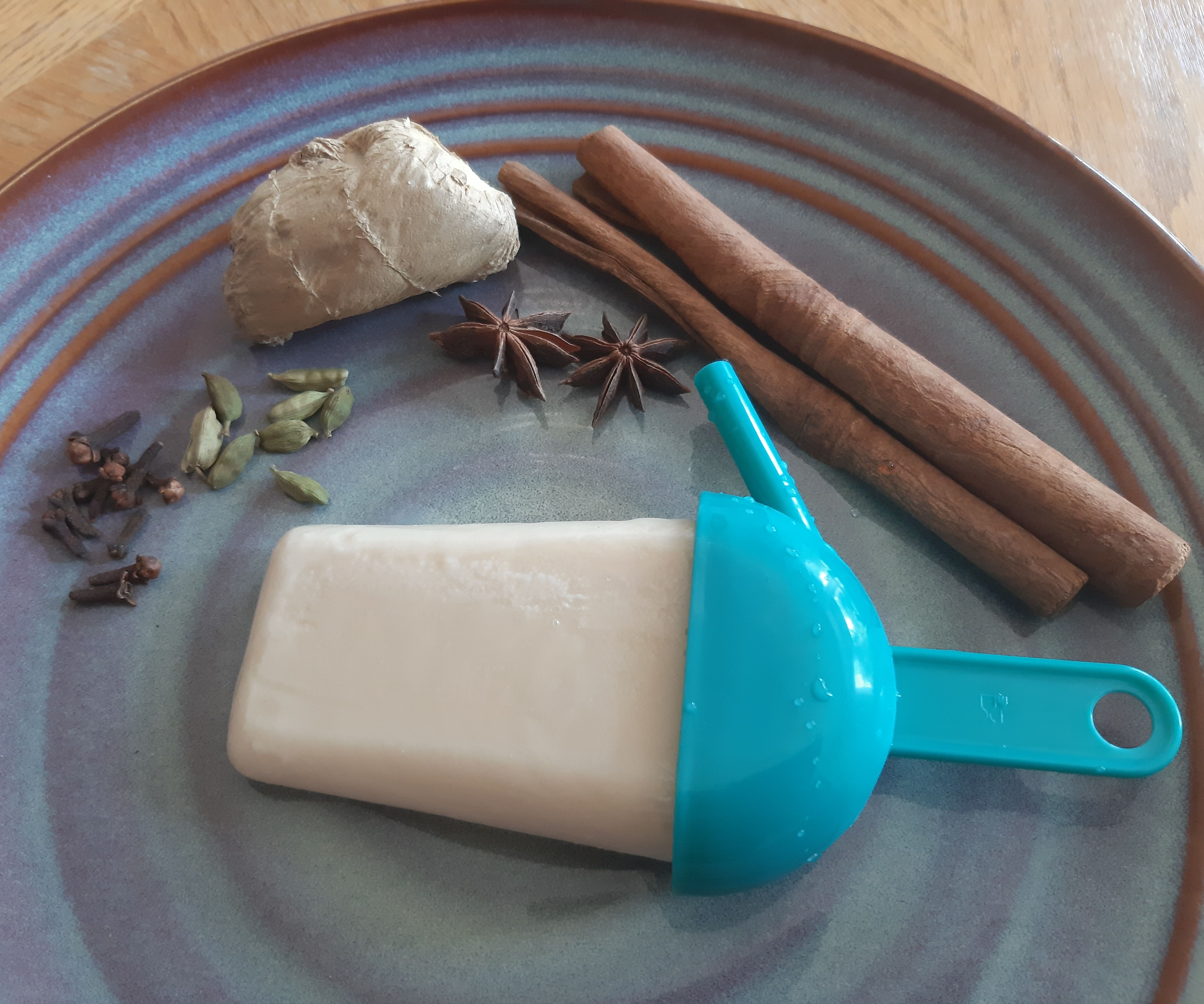 Creamy Tea Latte Popsicles