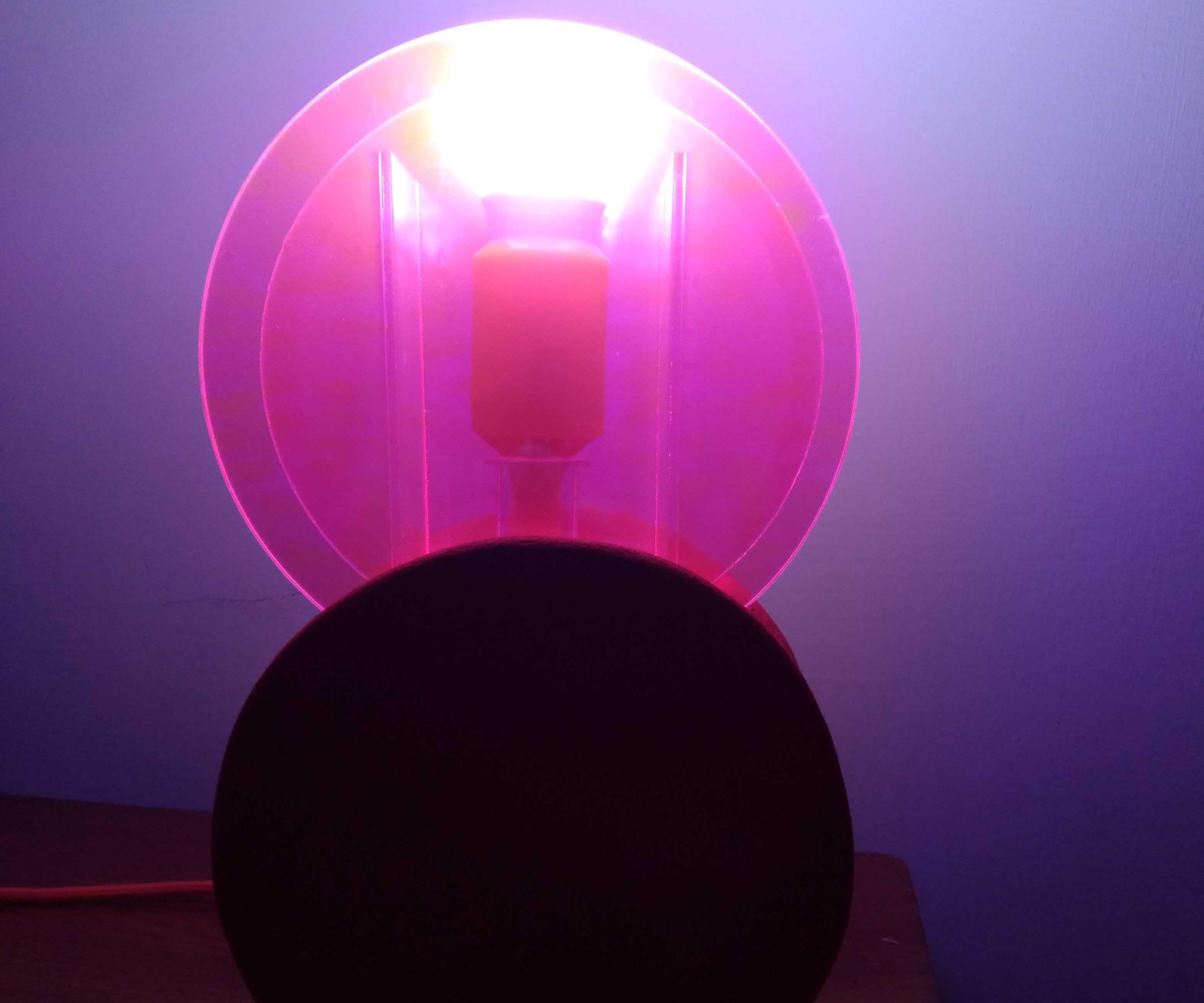 Table Lamp With Acrylic Vase