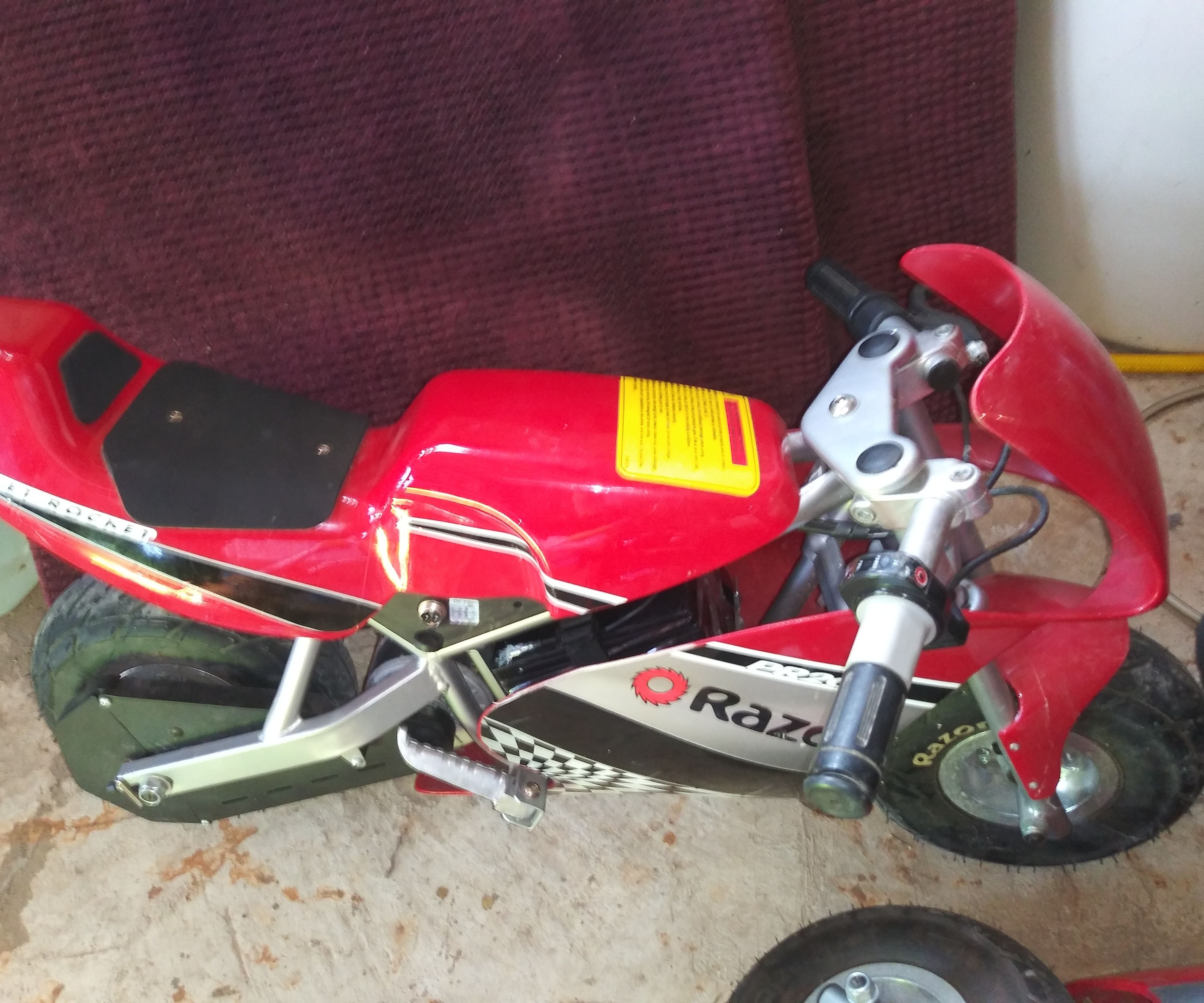 Replacing Razor PR200 Batteries