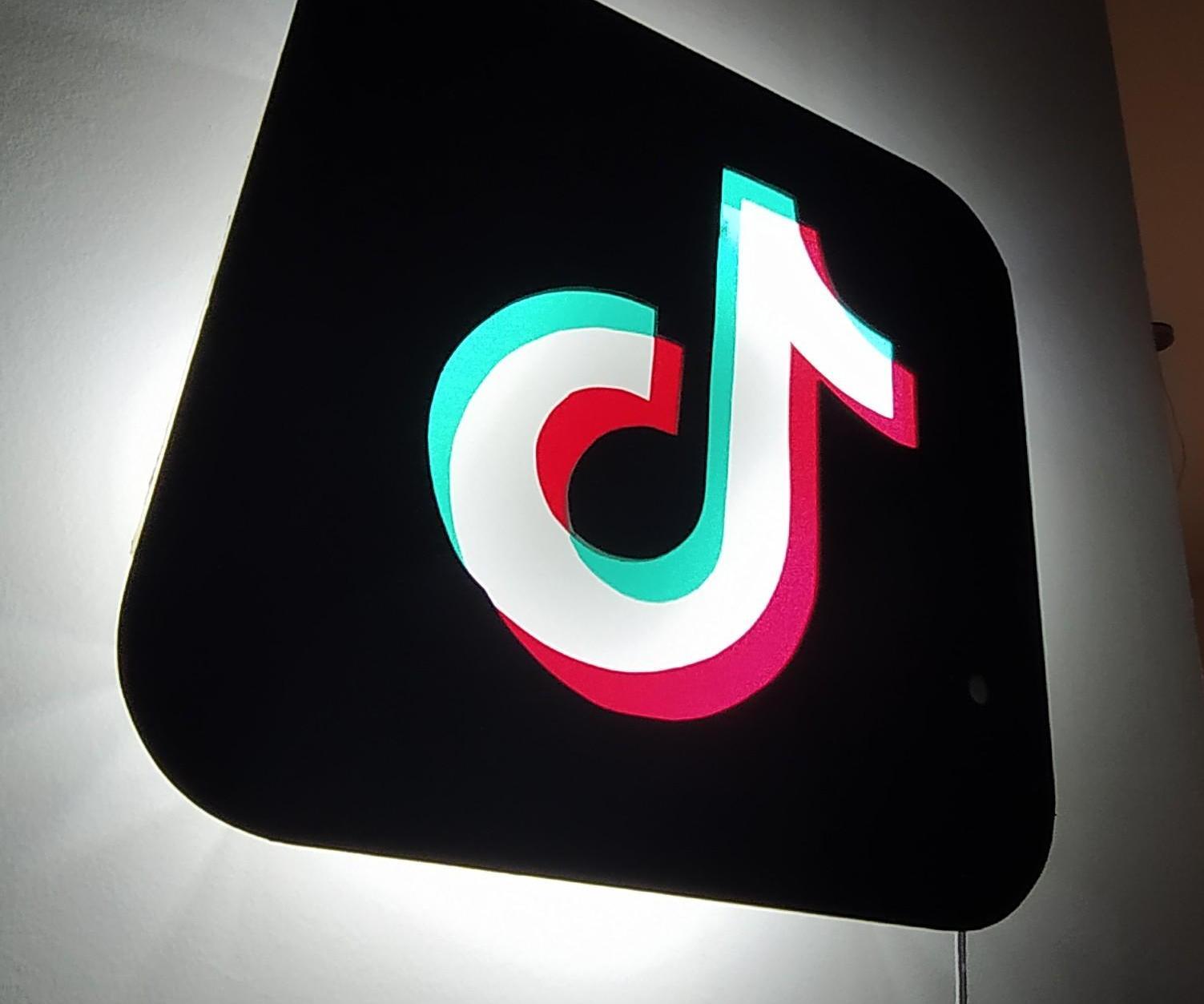Floating Tiktok Logo Wall Light