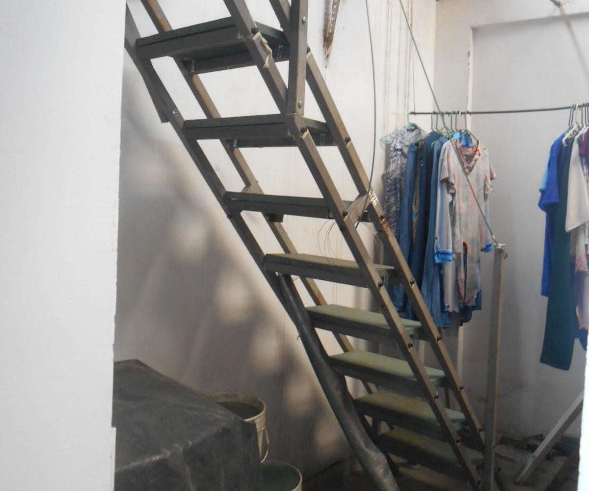 ESCALERA ATORNILLABLE