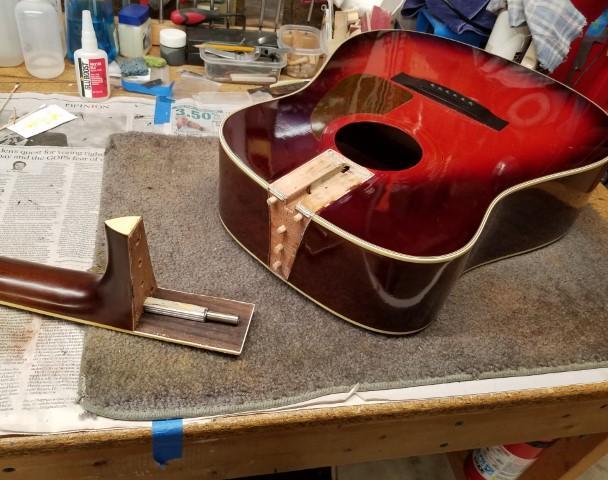 Neck Press for Guitars With Dowel Joint Neck Attachment