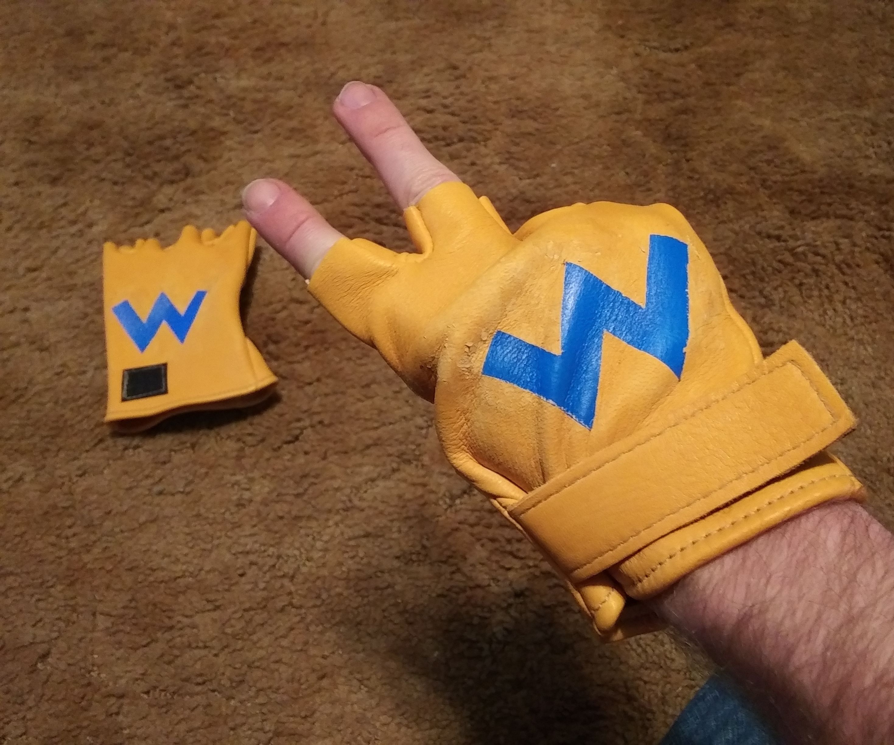 How to Make Wario's Biker/Weightlifting Gloves From the WarioWare Series