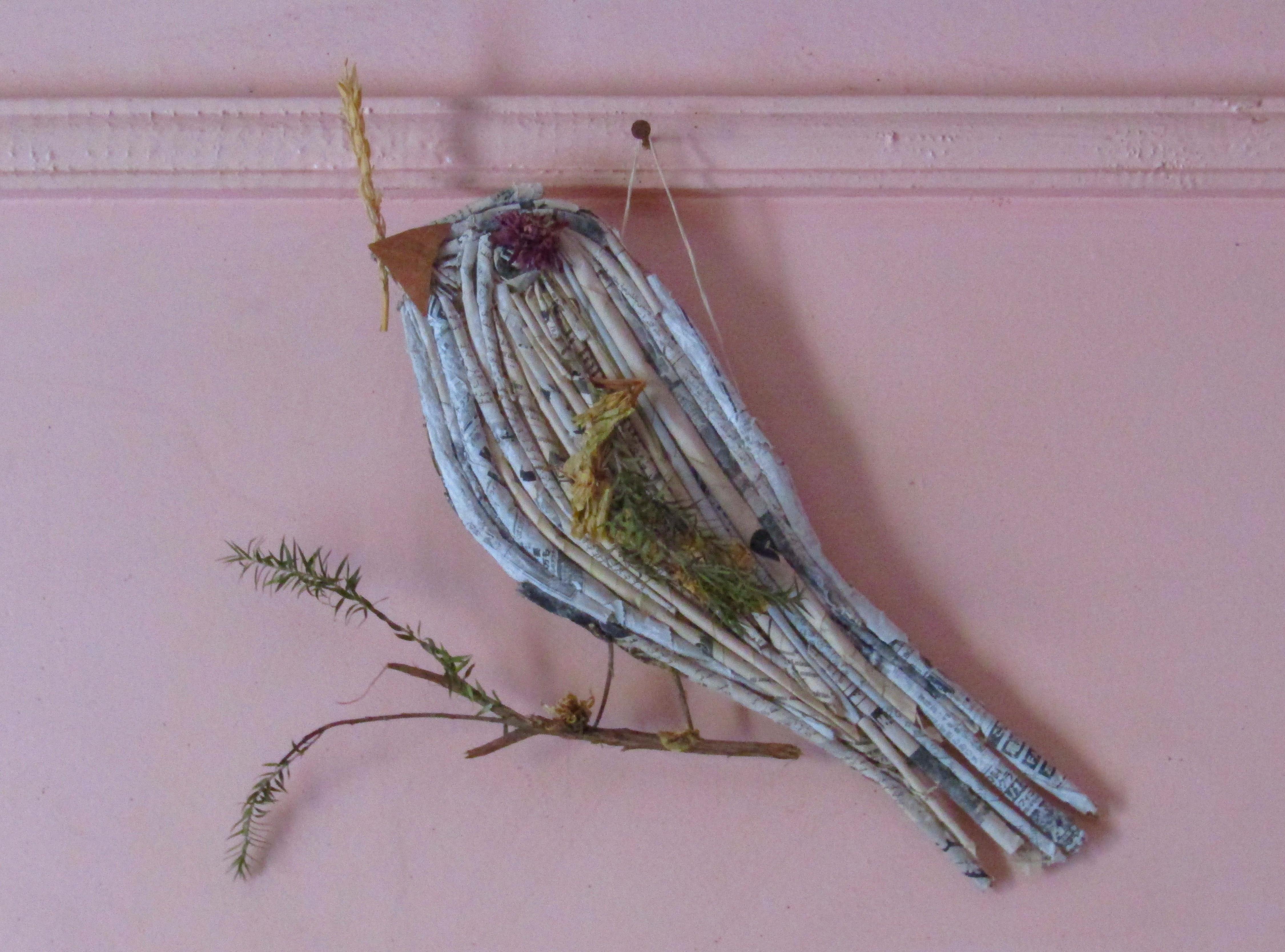 How to Make a Sparrow With Old Newspapers 