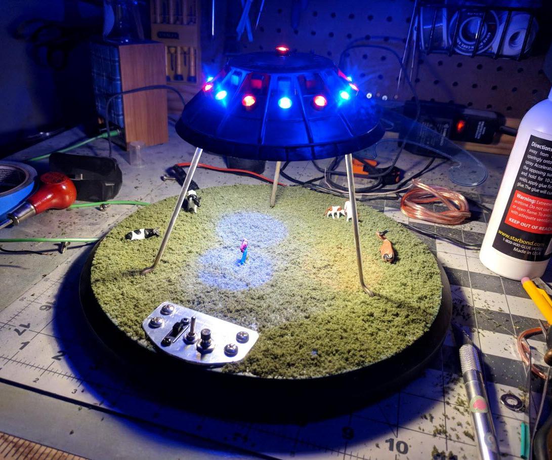 Flying Saucer Lamp 1.0