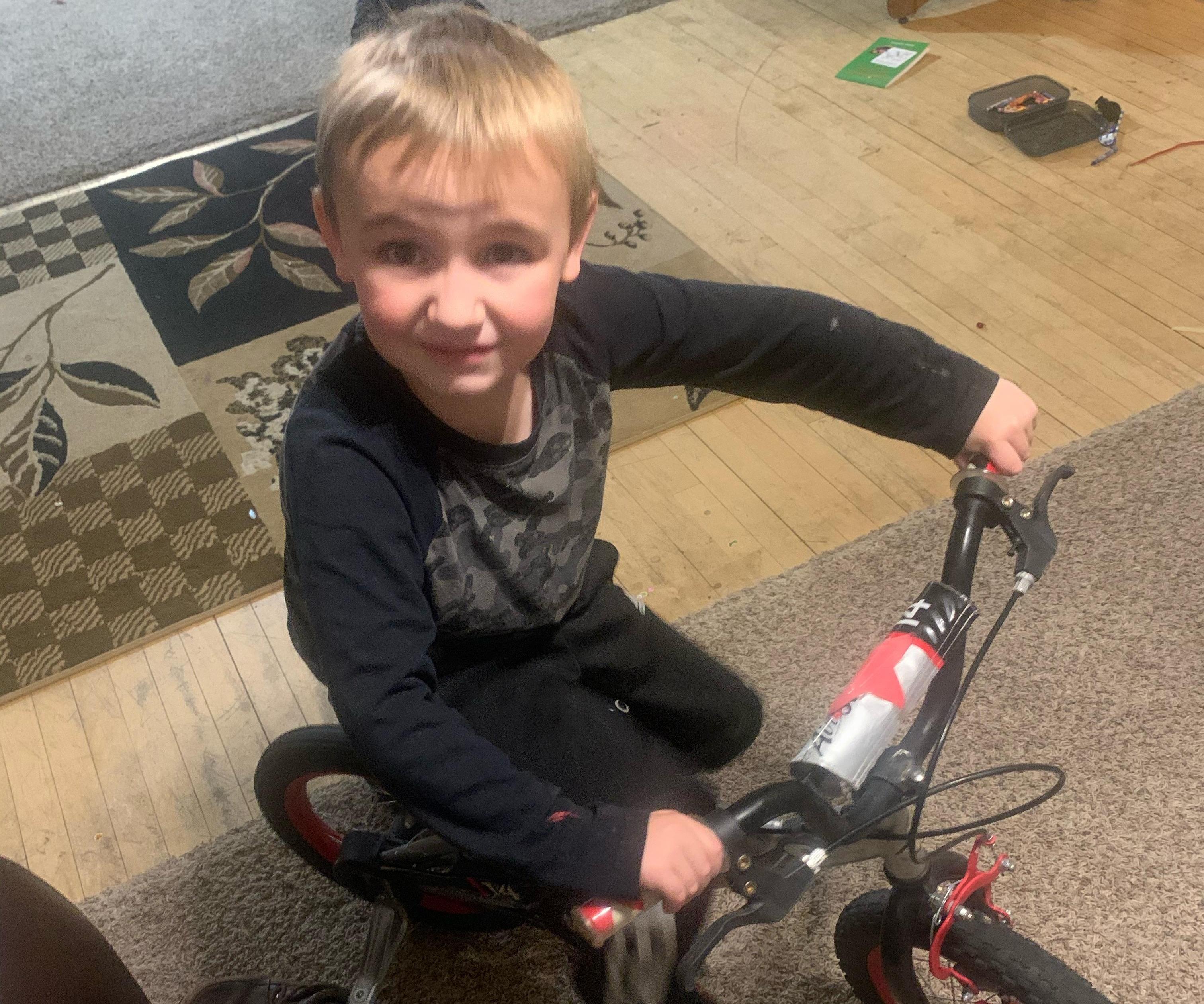 Kids Training Wheel Stands