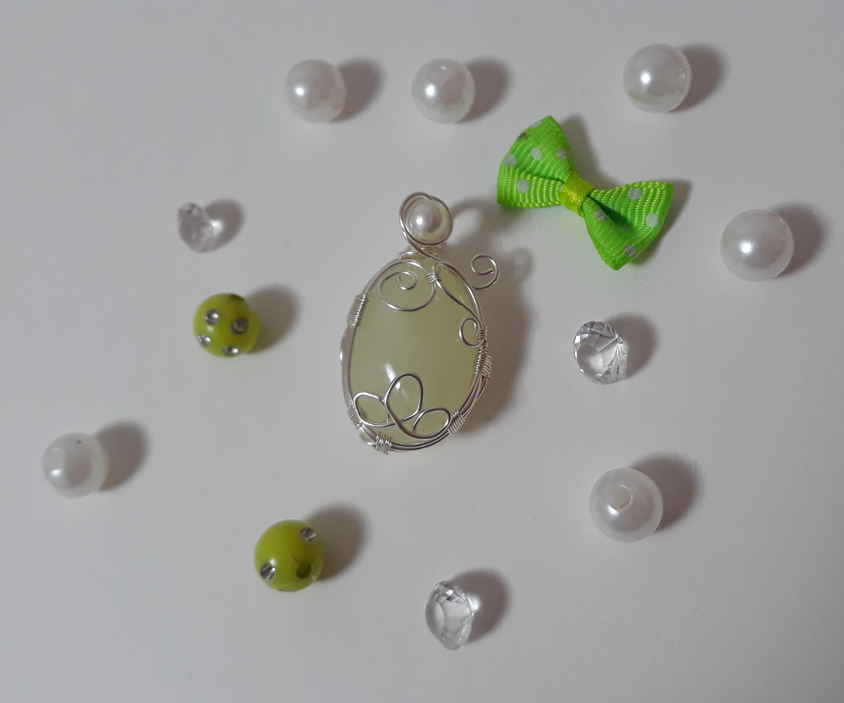 Glow in the Dark Wire Pendant