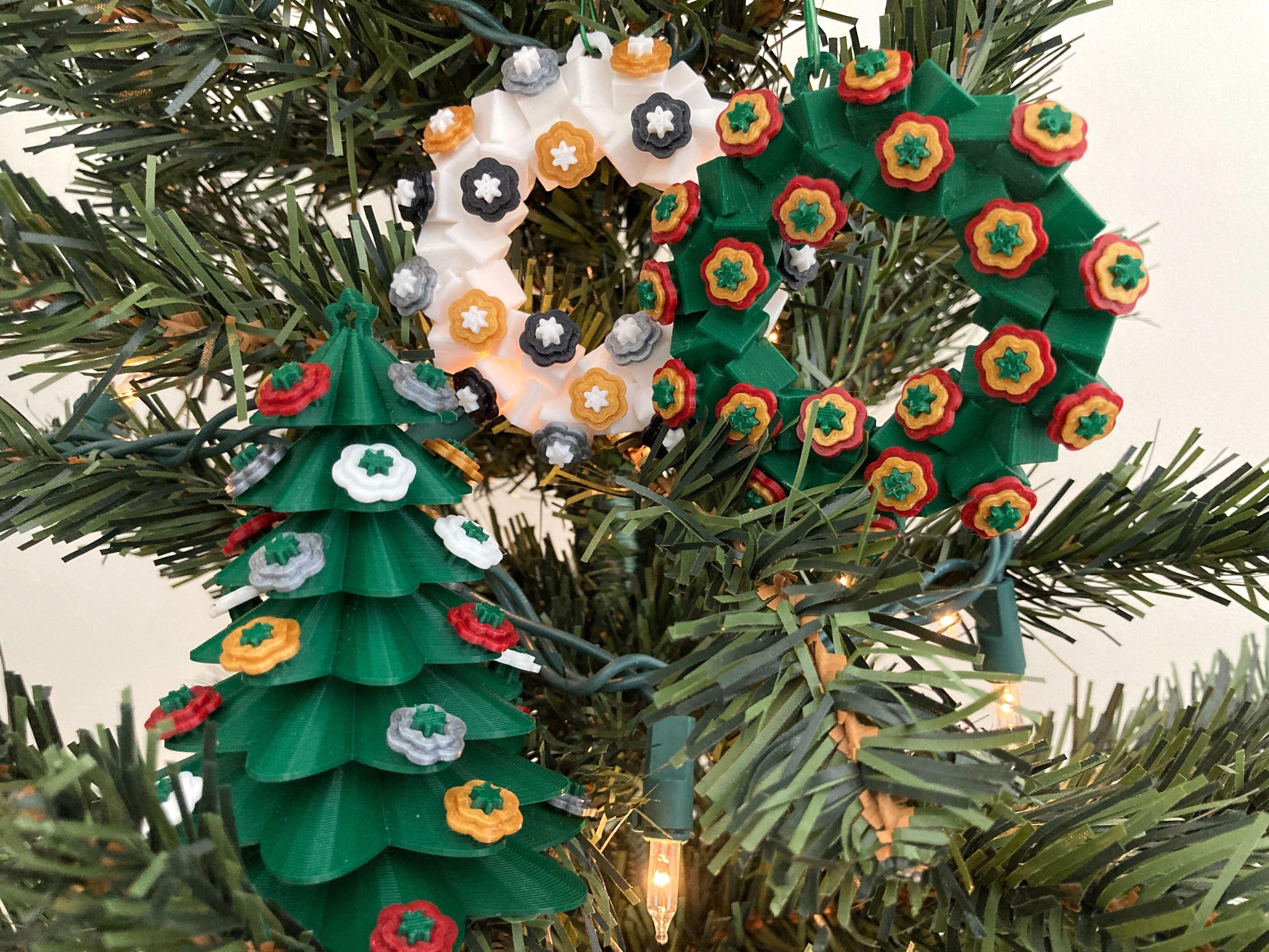 Wreath and Tree Ornaments With Detachable Flowers
