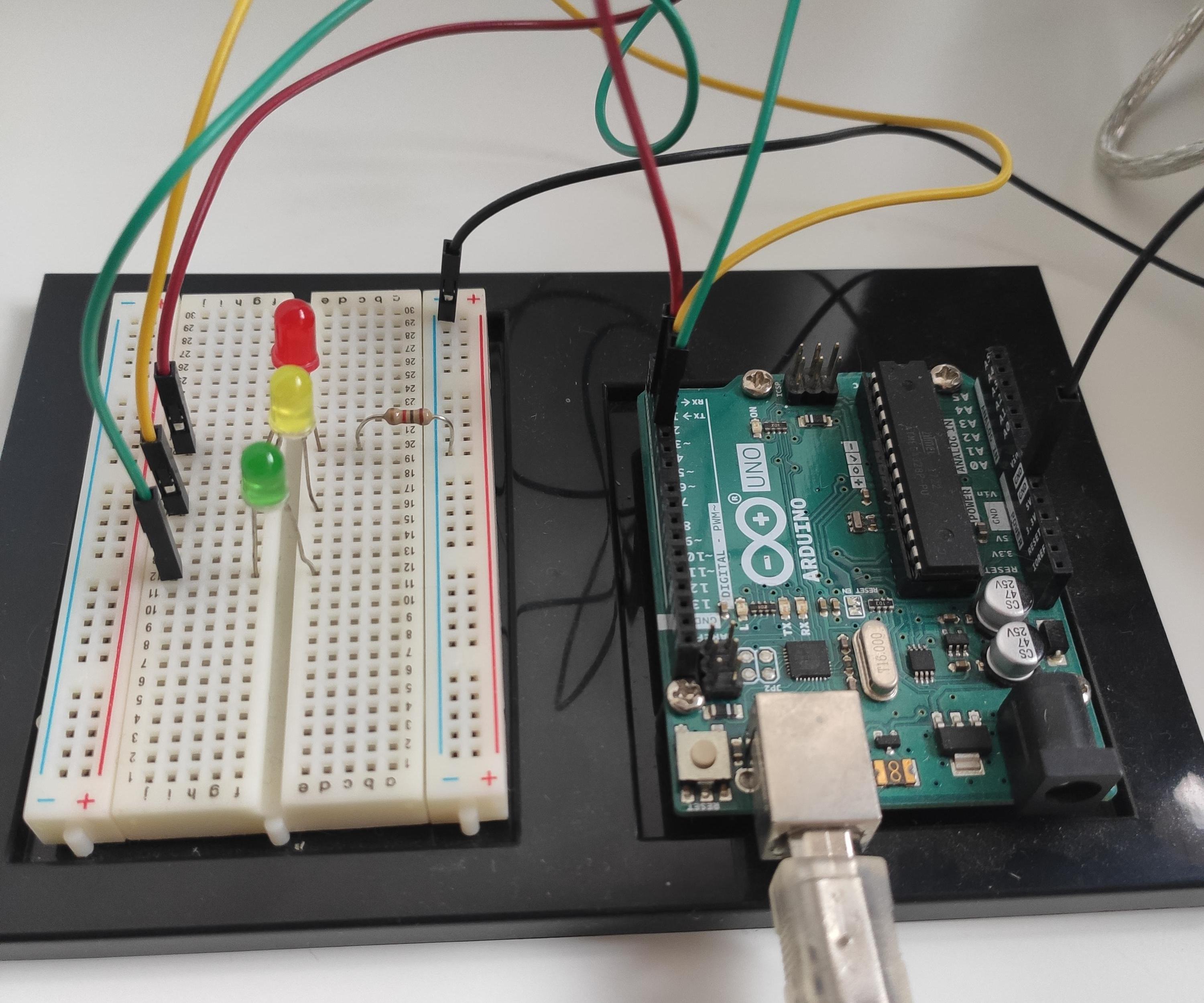 Traffic Light Controller With Arduino