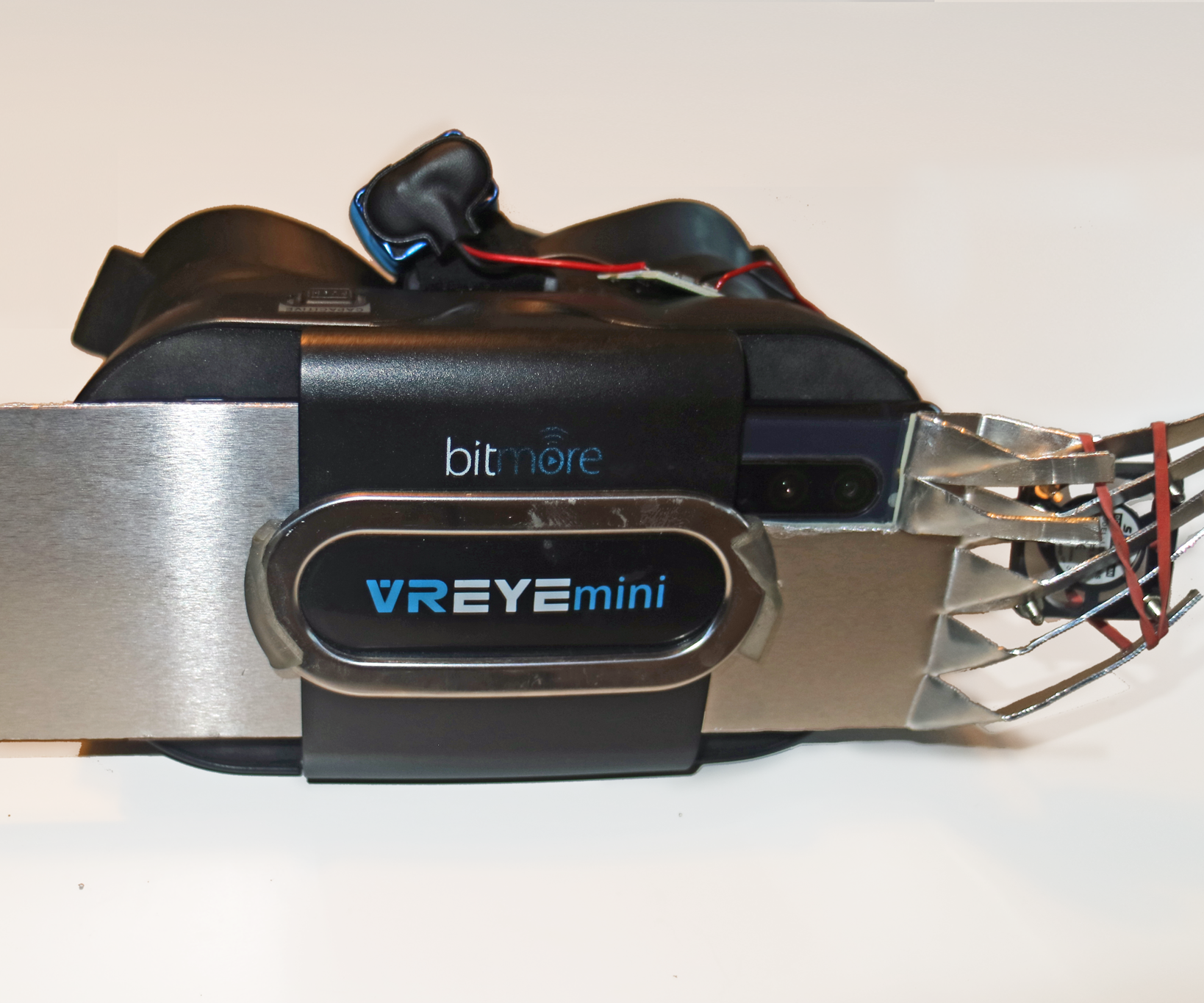 Thermal Control for VR Headsets With Fan